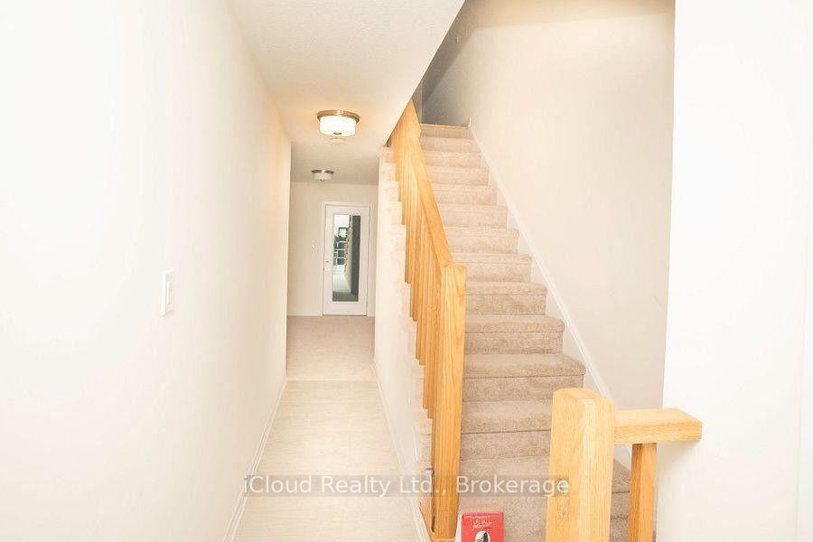 Photo 3 of 84 Fieldridge Crescent, Brampton, Sandringham-Wellington North — HOMEH