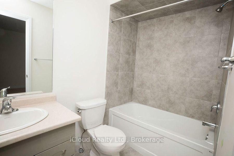 Photo 7 of 84 Fieldridge Crescent, Brampton, Sandringham-Wellington North — HOMEH