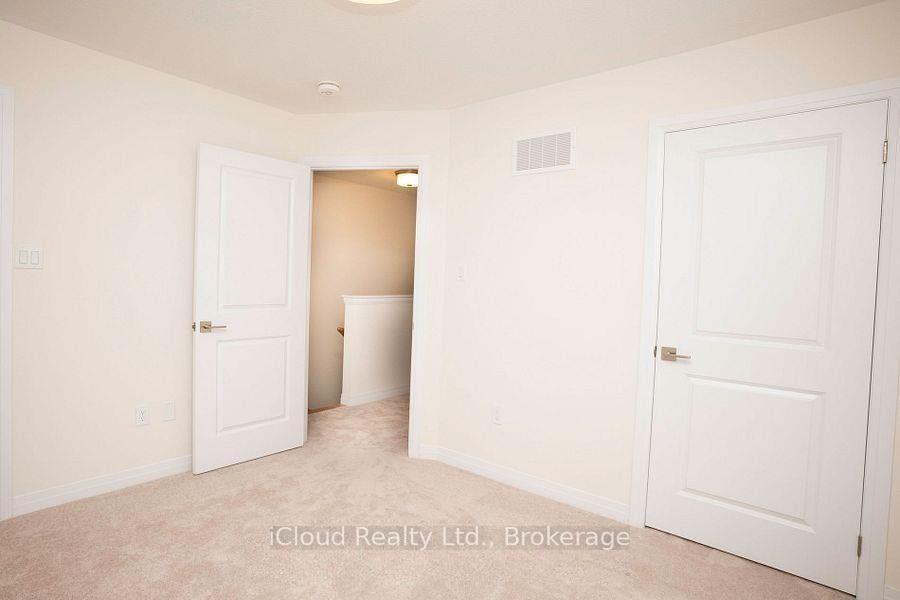 Photo 9 of 84 Fieldridge Crescent, Brampton, Sandringham-Wellington North — HOMEH