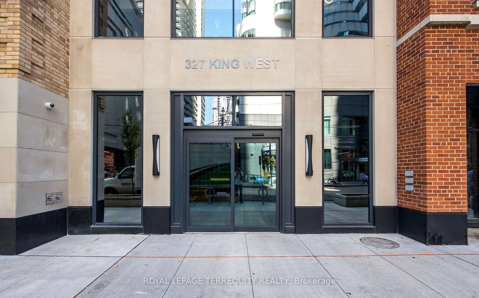 Photo 3 of Unit 4004, 327 King Street W, Toronto, Waterfront Communities — HOMEH