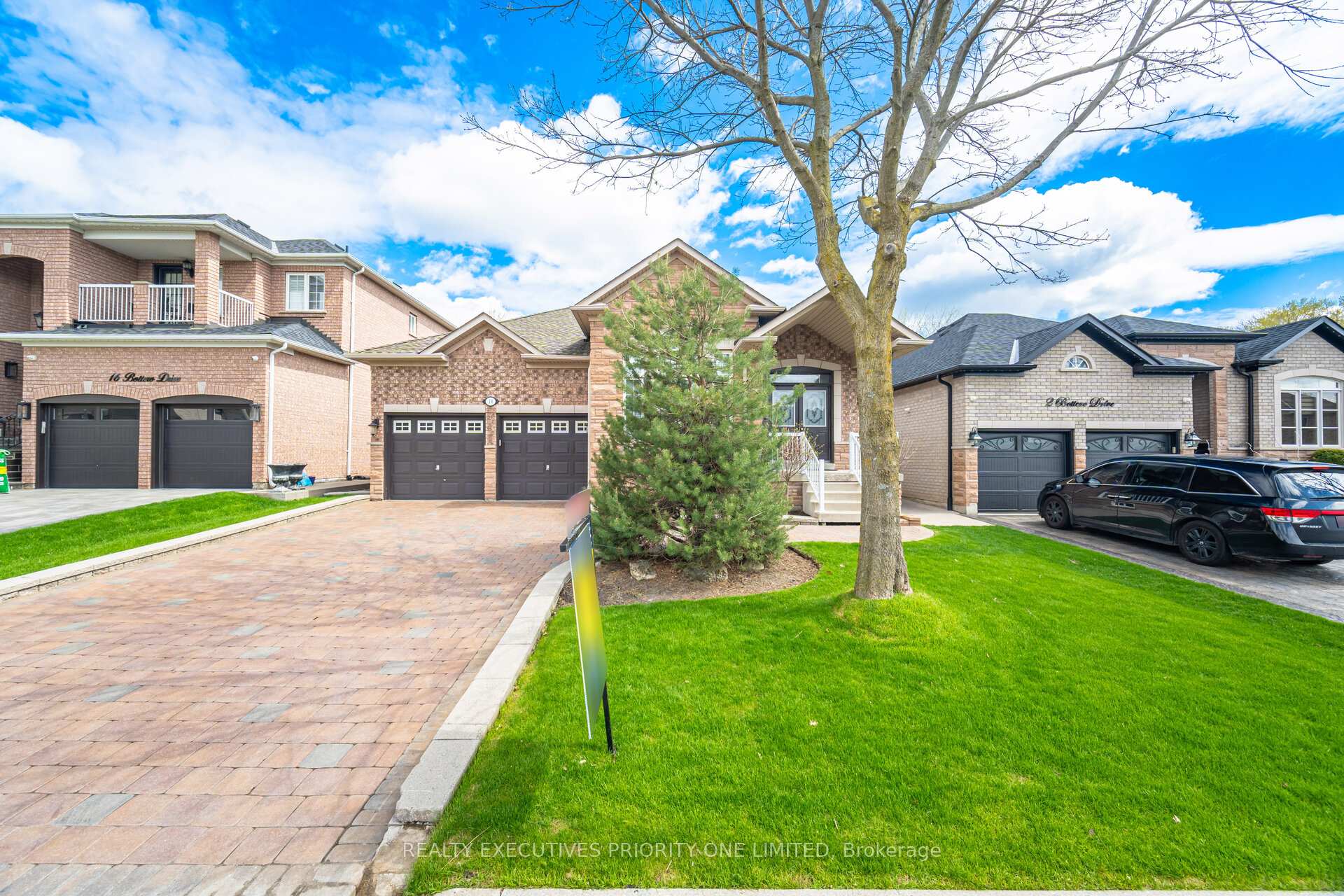Photo 1 of 10 Bottero Drive, Vaughan, Rural Vaughan — HOMEH