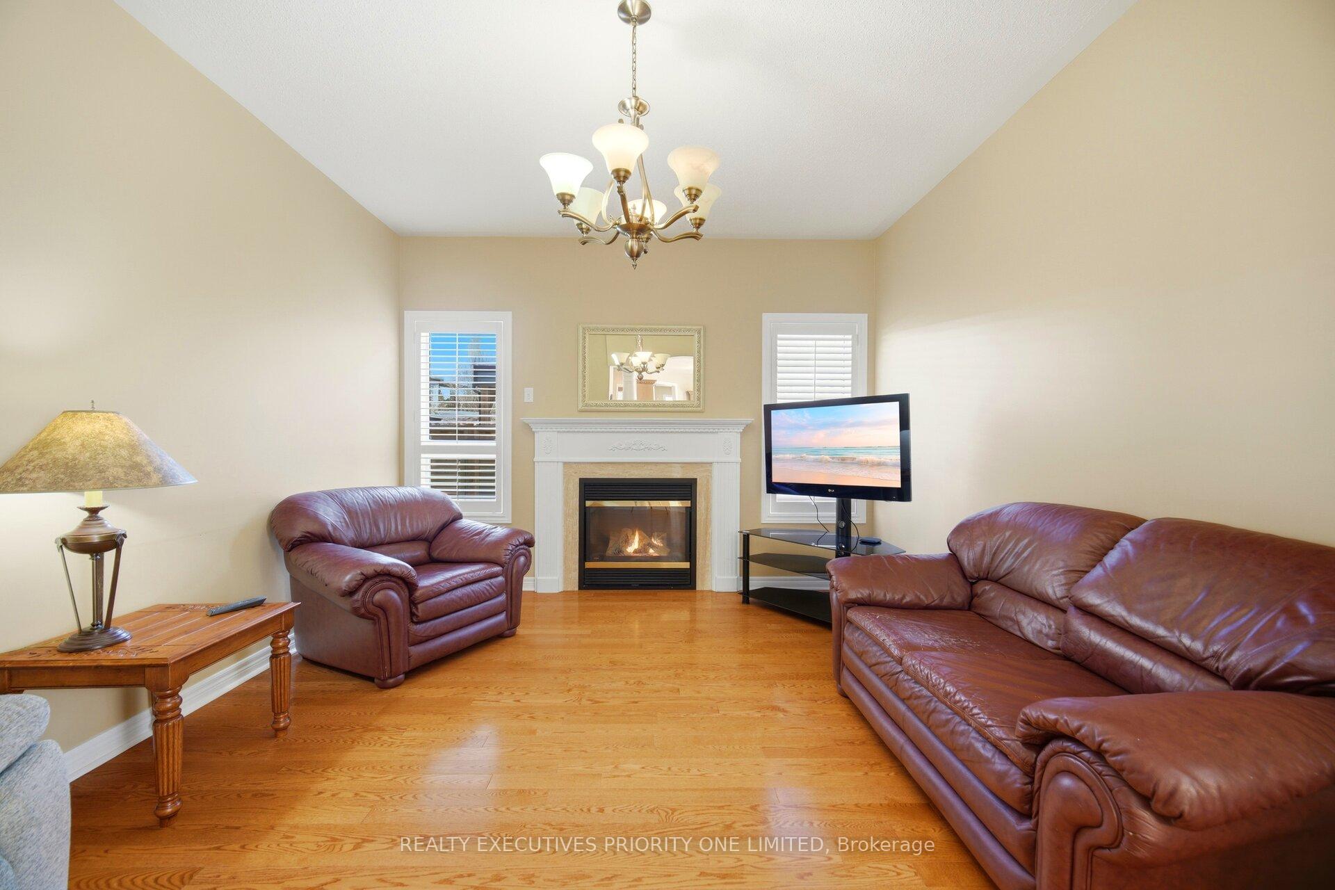 Photo 16 of 10 Bottero Drive, Vaughan, Rural Vaughan — HOMEH