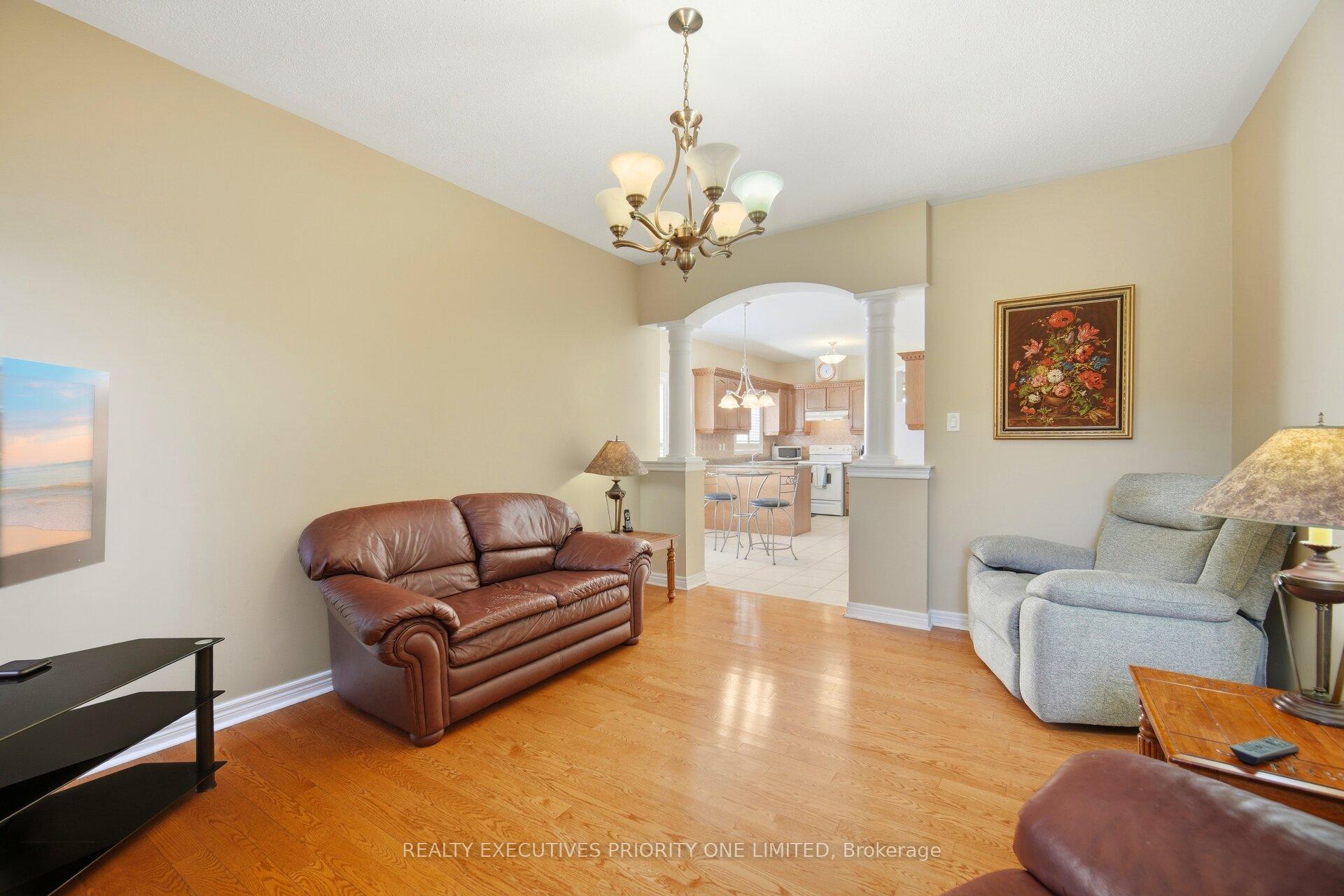 Photo 18 of 10 Bottero Drive, Vaughan, Rural Vaughan — HOMEH