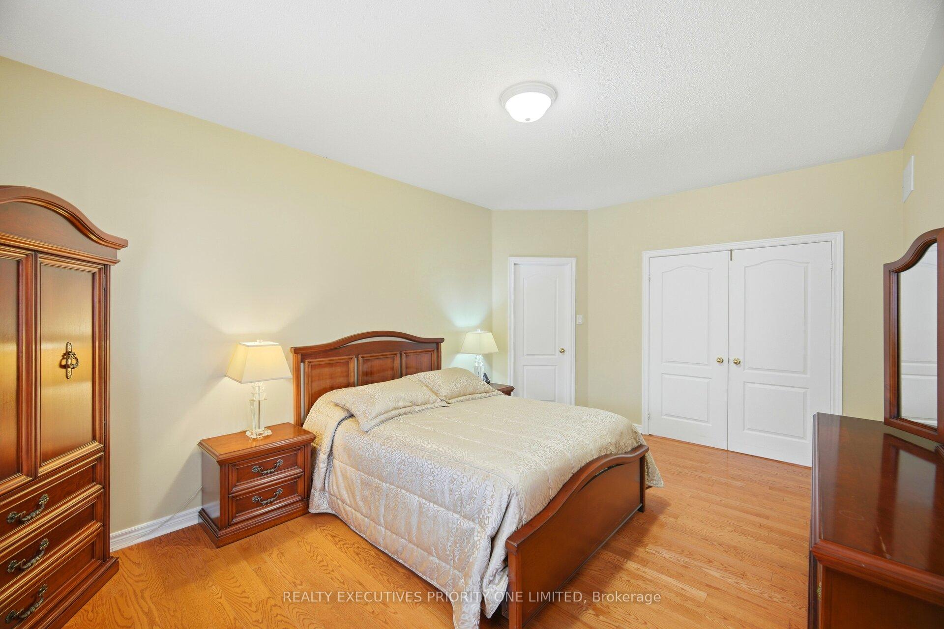 Photo 21 of 10 Bottero Drive, Vaughan, Rural Vaughan — HOMEH