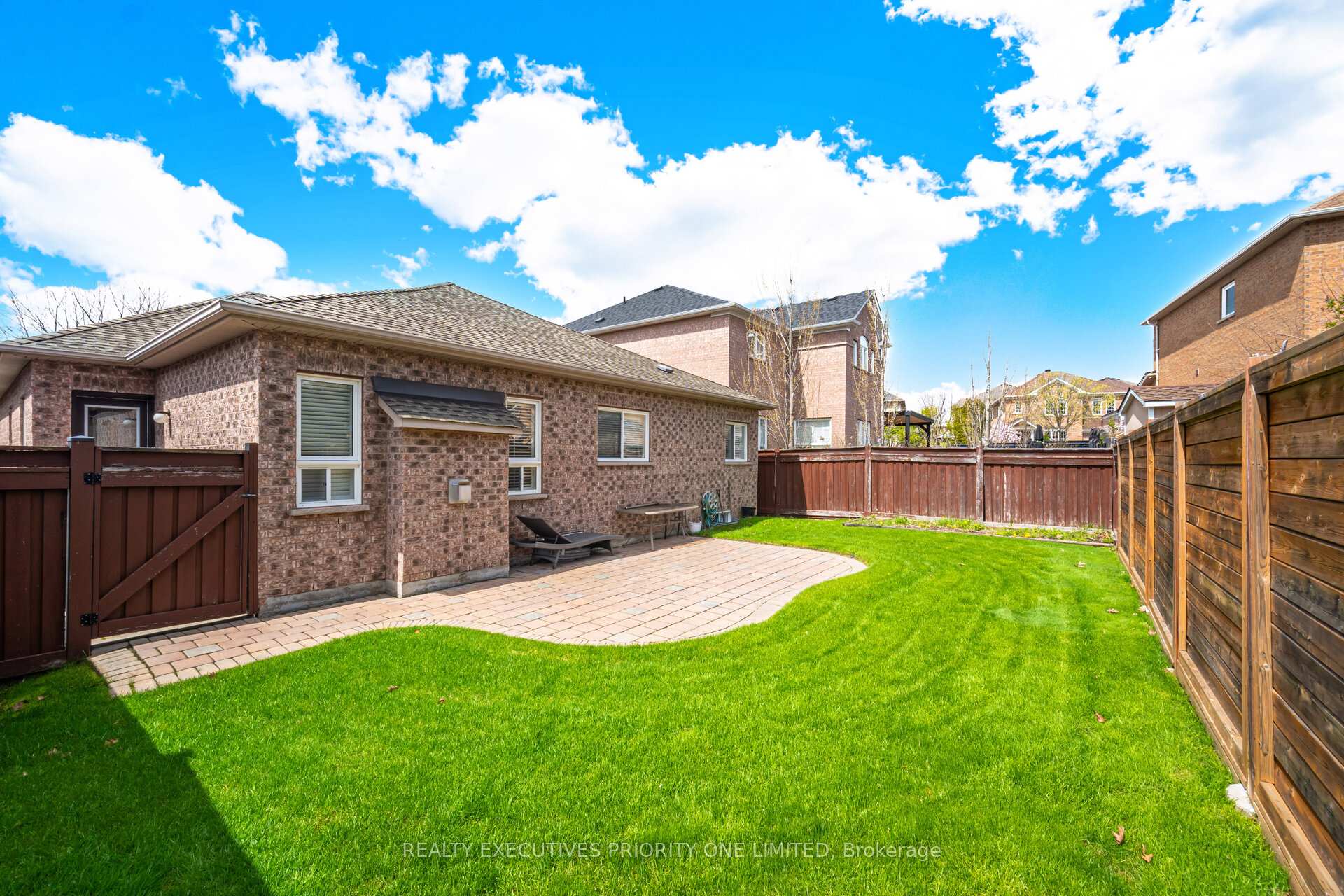 Photo 36 of 10 Bottero Drive, Vaughan, Rural Vaughan — HOMEH