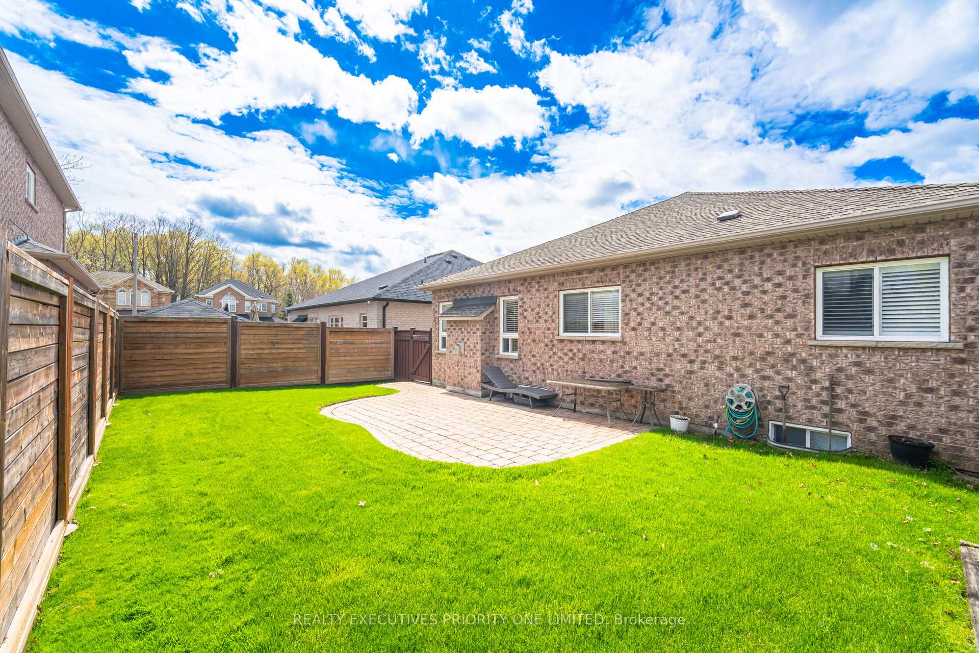 Photo 37 of 10 Bottero Drive, Vaughan, Rural Vaughan — HOMEH