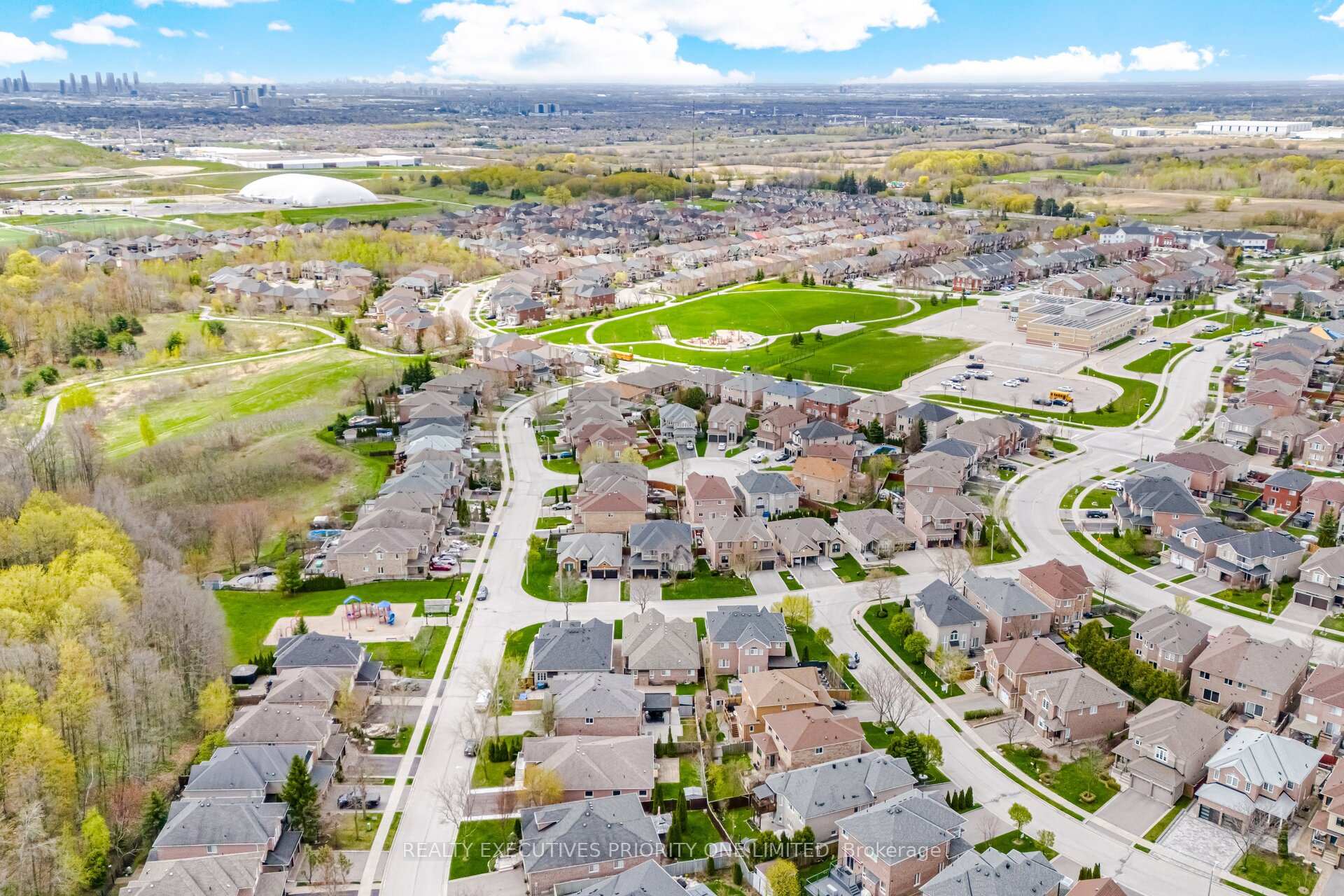 Photo 41 of 10 Bottero Drive, Vaughan, Rural Vaughan — HOMEH
