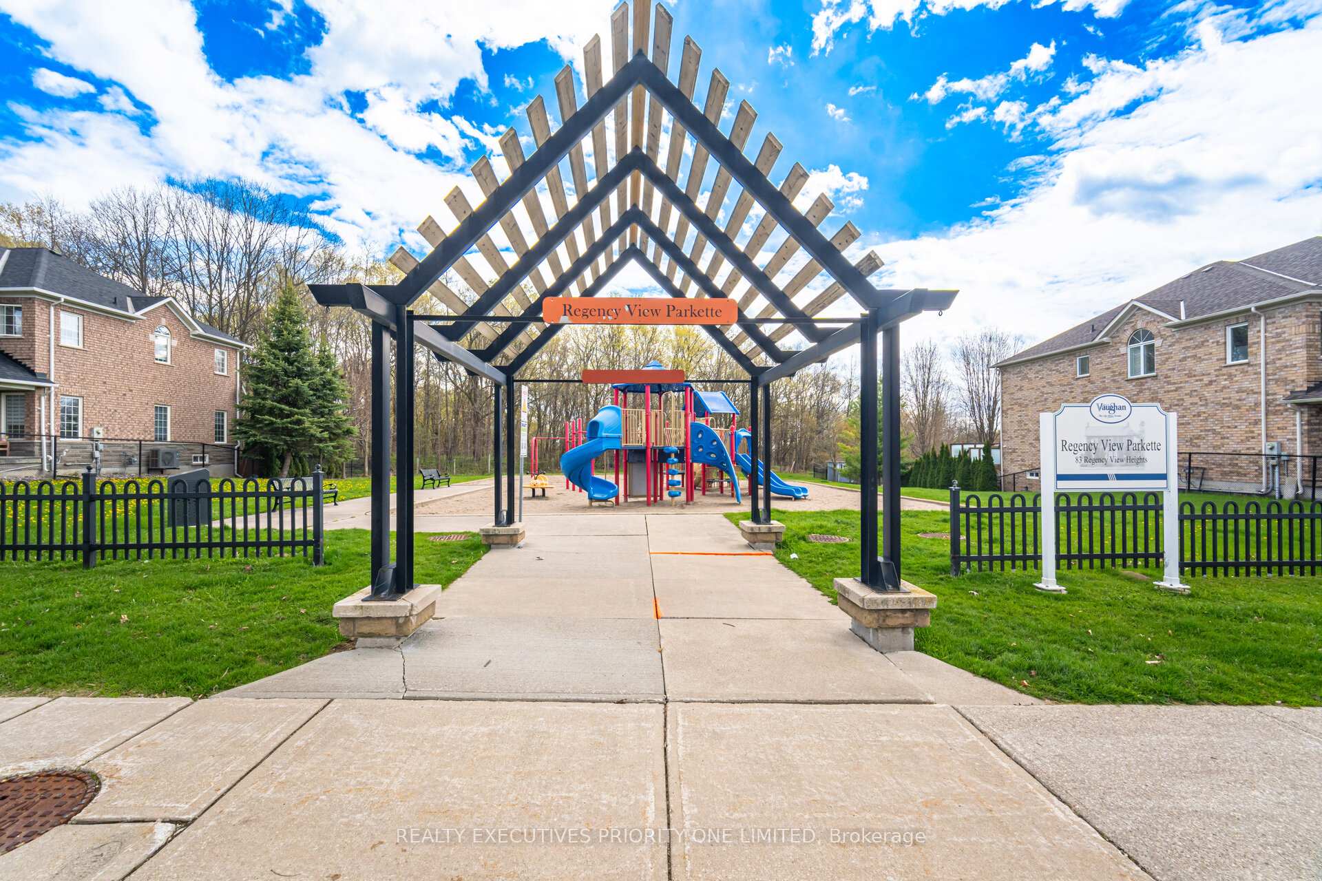 Photo 42 of 10 Bottero Drive, Vaughan, Rural Vaughan — HOMEH