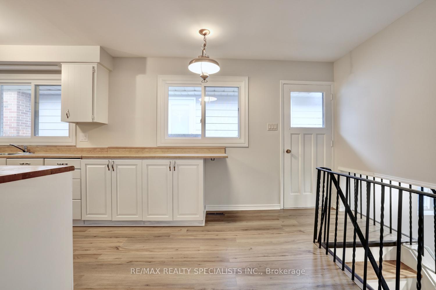 Photo 18 of 2390 Pyramid Crescent, Mississauga, Sheridan — HOMEH