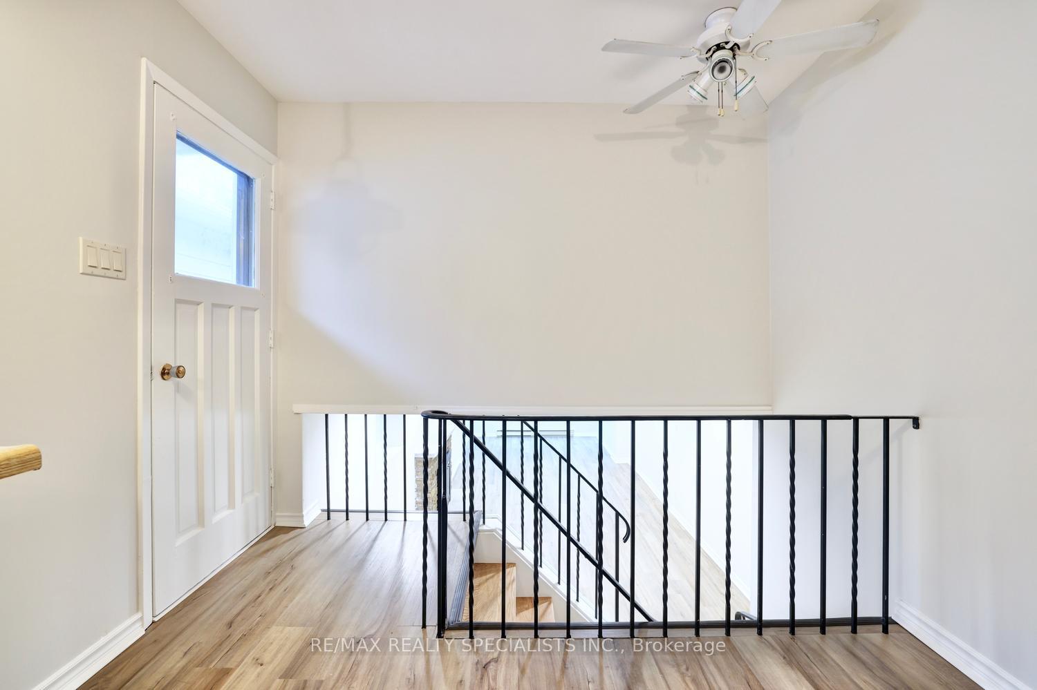 Photo 19 of 2390 Pyramid Crescent, Mississauga, Sheridan — HOMEH