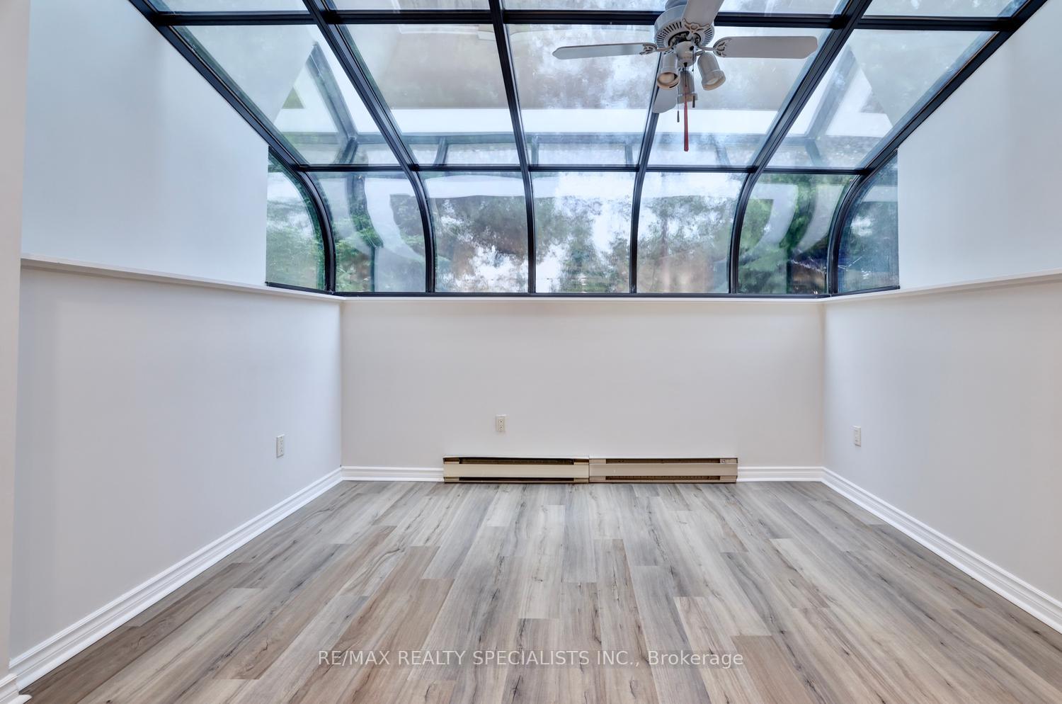 Photo 31 of 2390 Pyramid Crescent, Mississauga, Sheridan — HOMEH