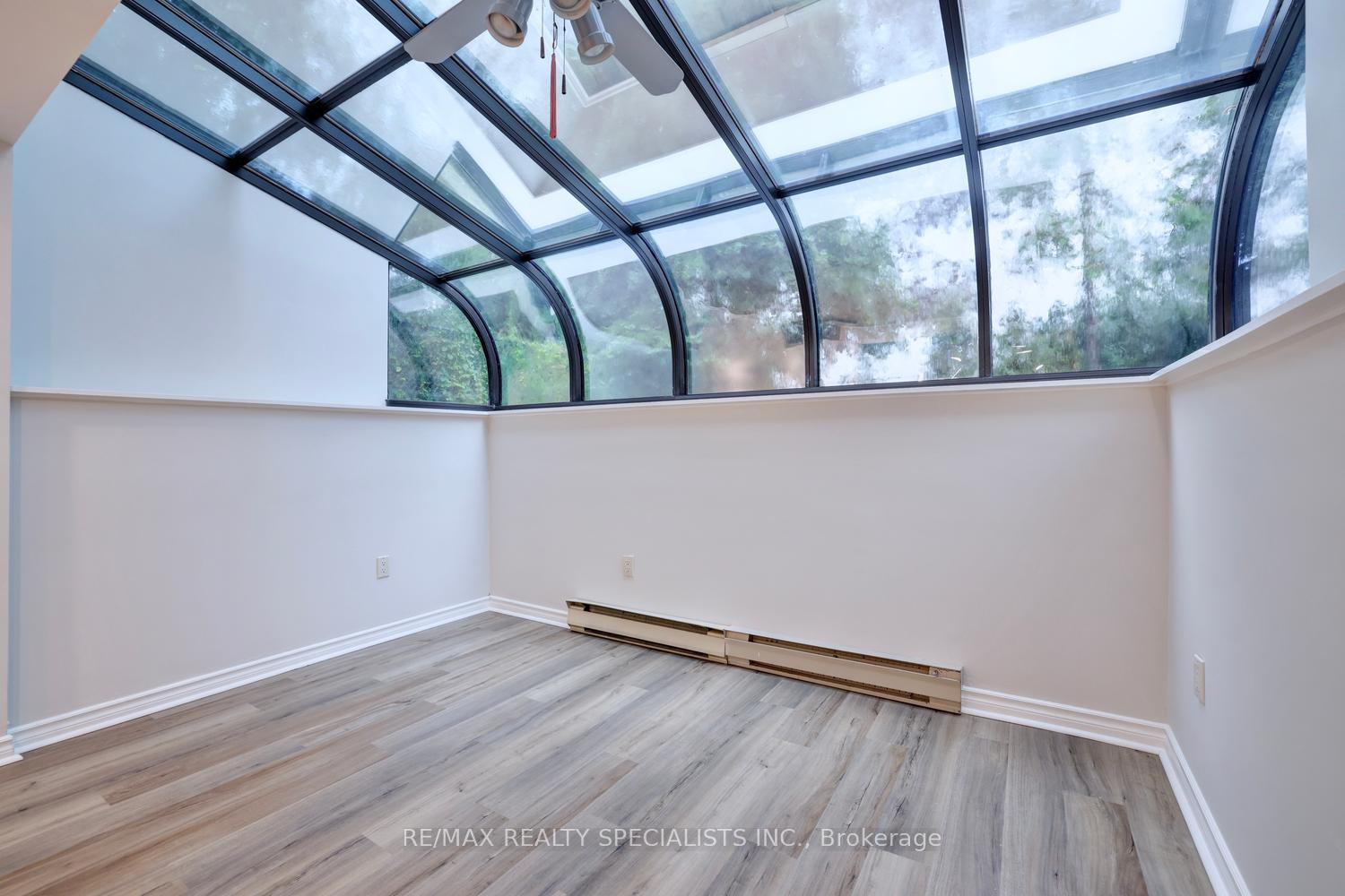 Photo 32 of 2390 Pyramid Crescent, Mississauga, Sheridan — HOMEH