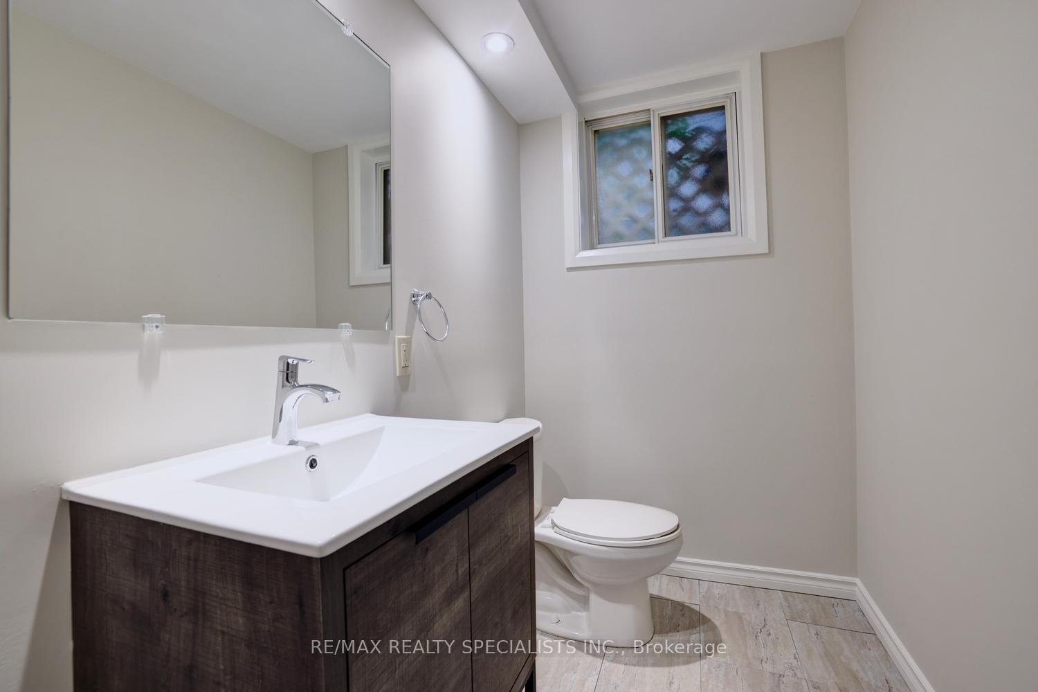 Photo 33 of 2390 Pyramid Crescent, Mississauga, Sheridan — HOMEH