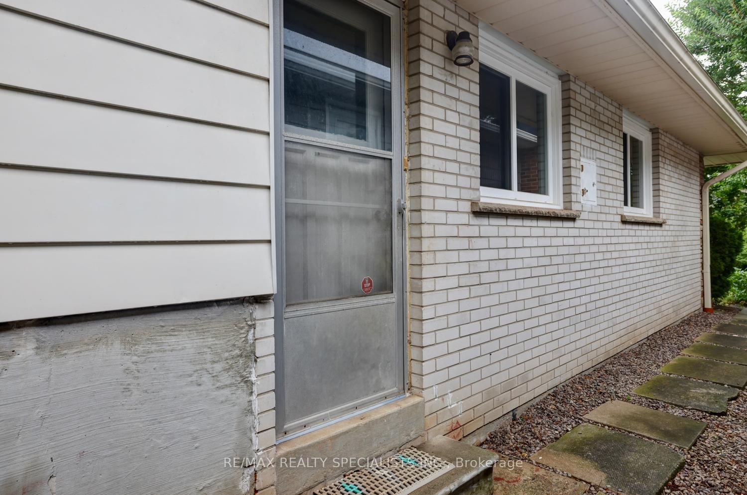 Photo 34 of 2390 Pyramid Crescent, Mississauga, Sheridan — HOMEH