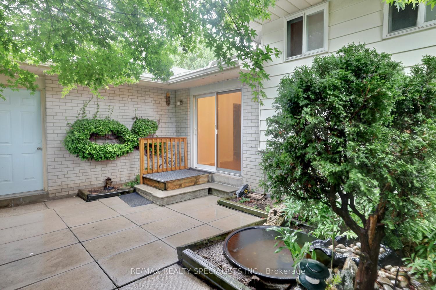 Photo 37 of 2390 Pyramid Crescent, Mississauga, Sheridan — HOMEH