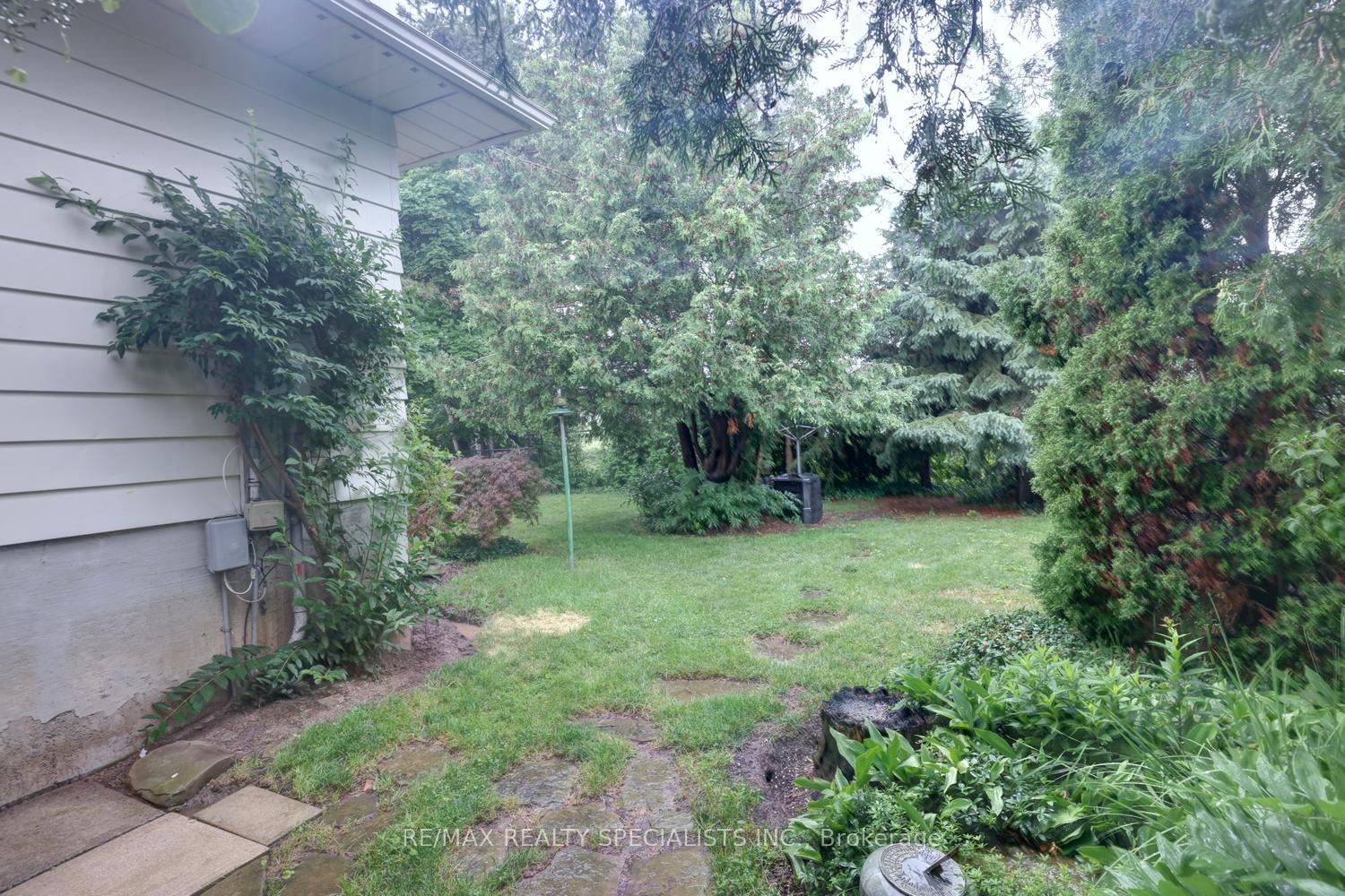 Photo 41 of 2390 Pyramid Crescent, Mississauga, Sheridan — HOMEH