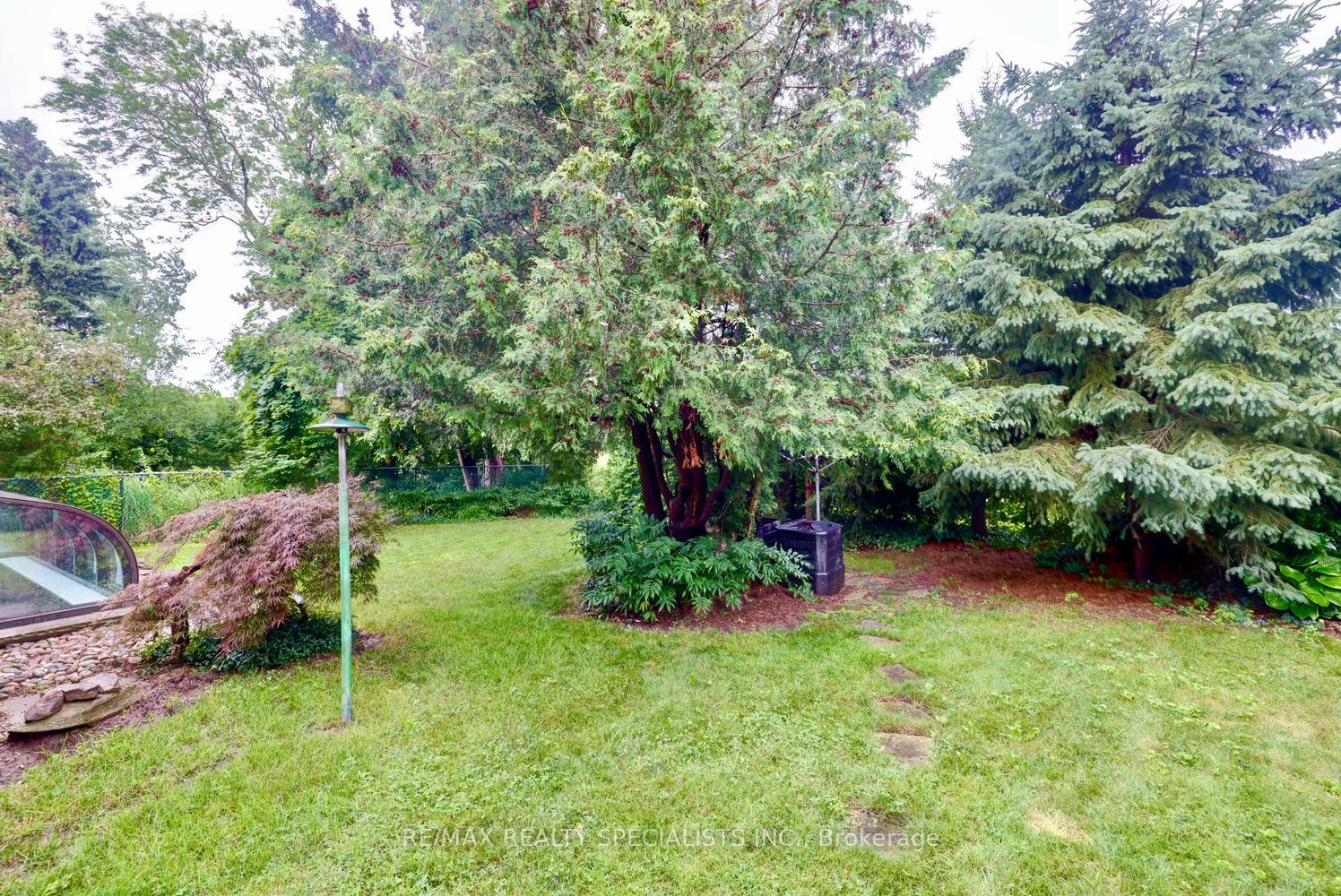 Photo 44 of 2390 Pyramid Crescent, Mississauga, Sheridan — HOMEH