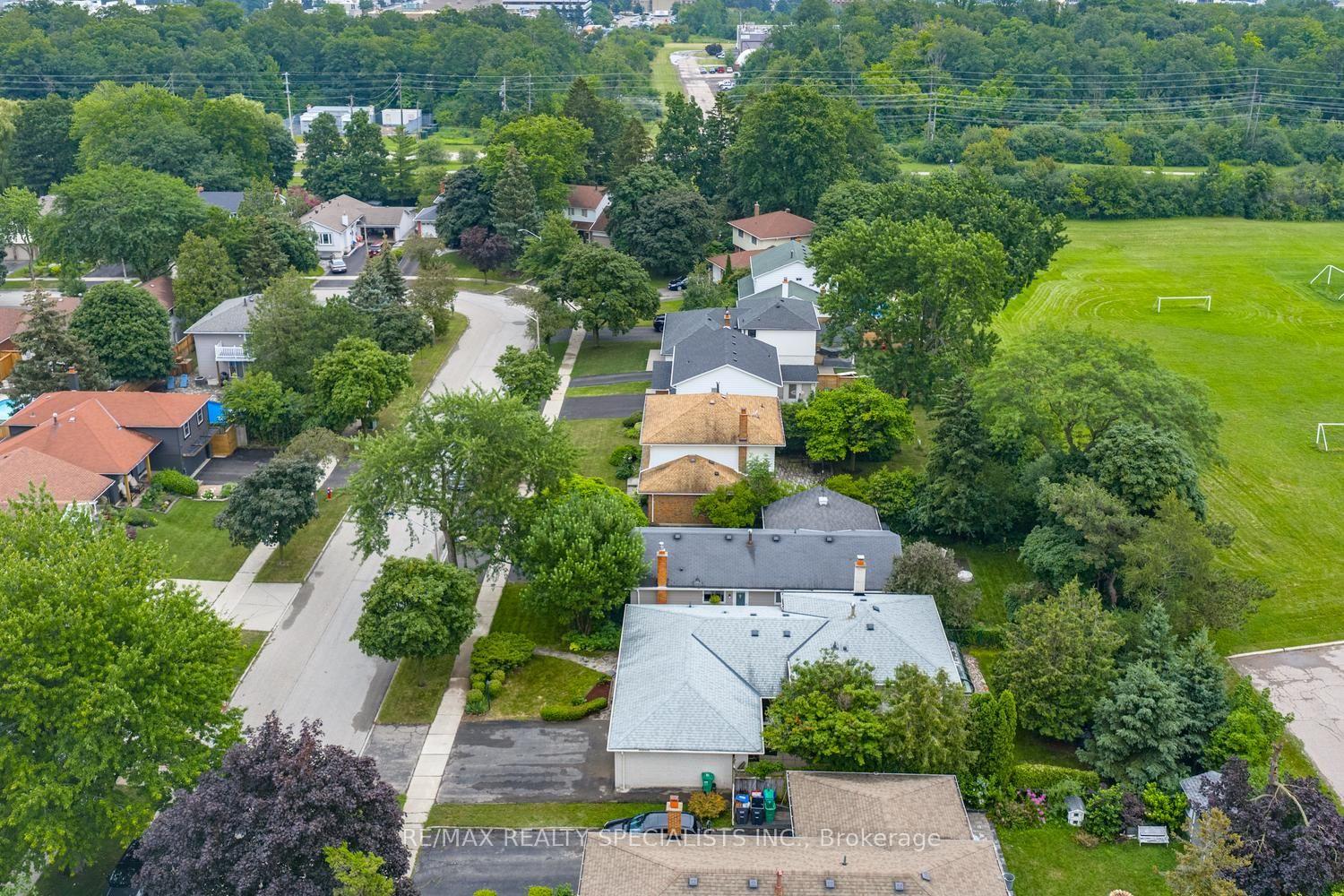 Photo 45 of 2390 Pyramid Crescent, Mississauga, Sheridan — HOMEH