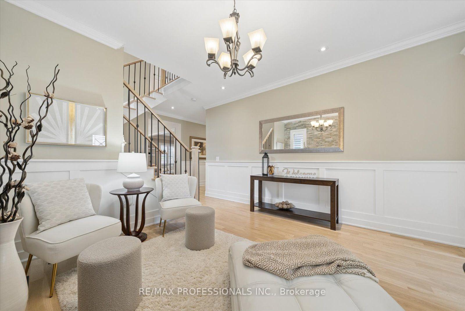 Photo 6 of 28 Roma Drive, Whitby, Williamsburg — HOMEH