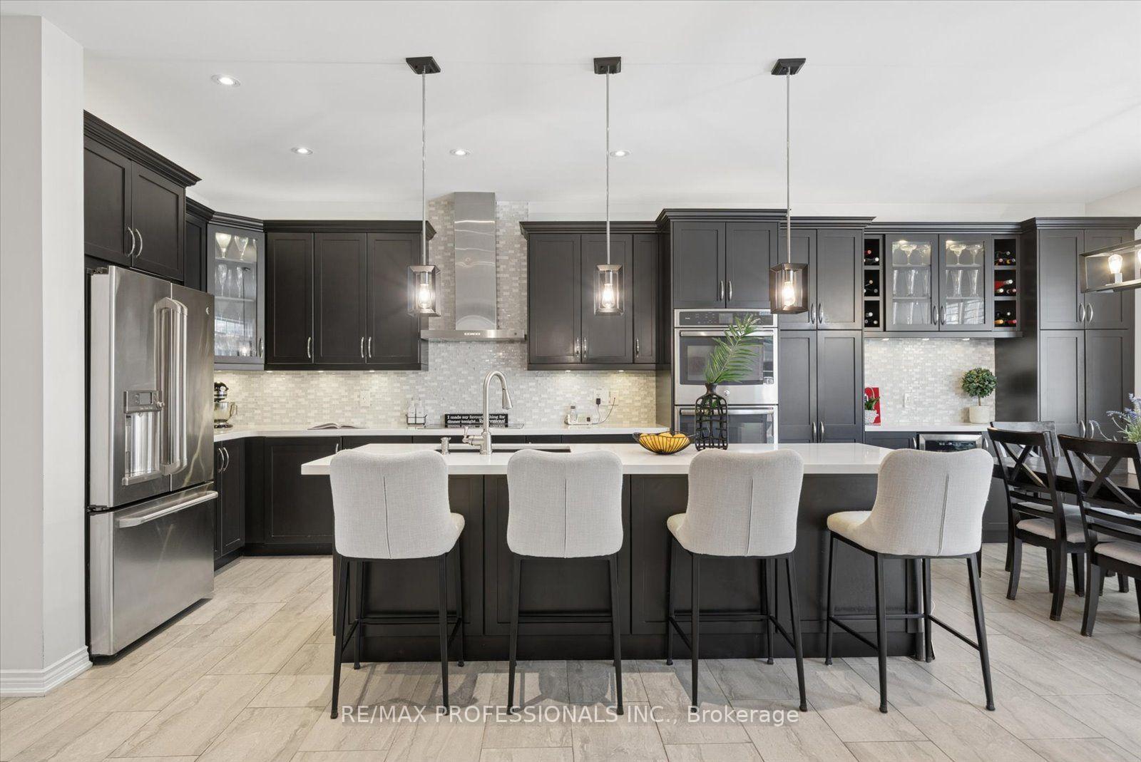 Photo 7 of 28 Roma Drive, Whitby, Williamsburg — HOMEH