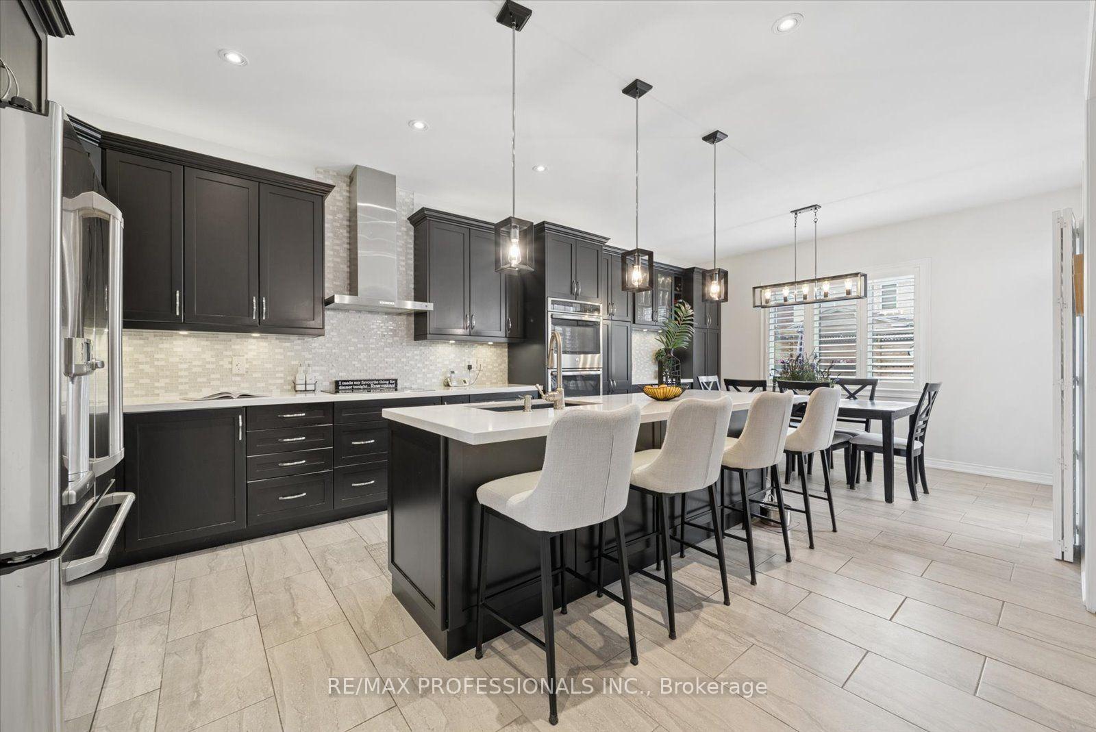 Photo 8 of 28 Roma Drive, Whitby, Williamsburg — HOMEH