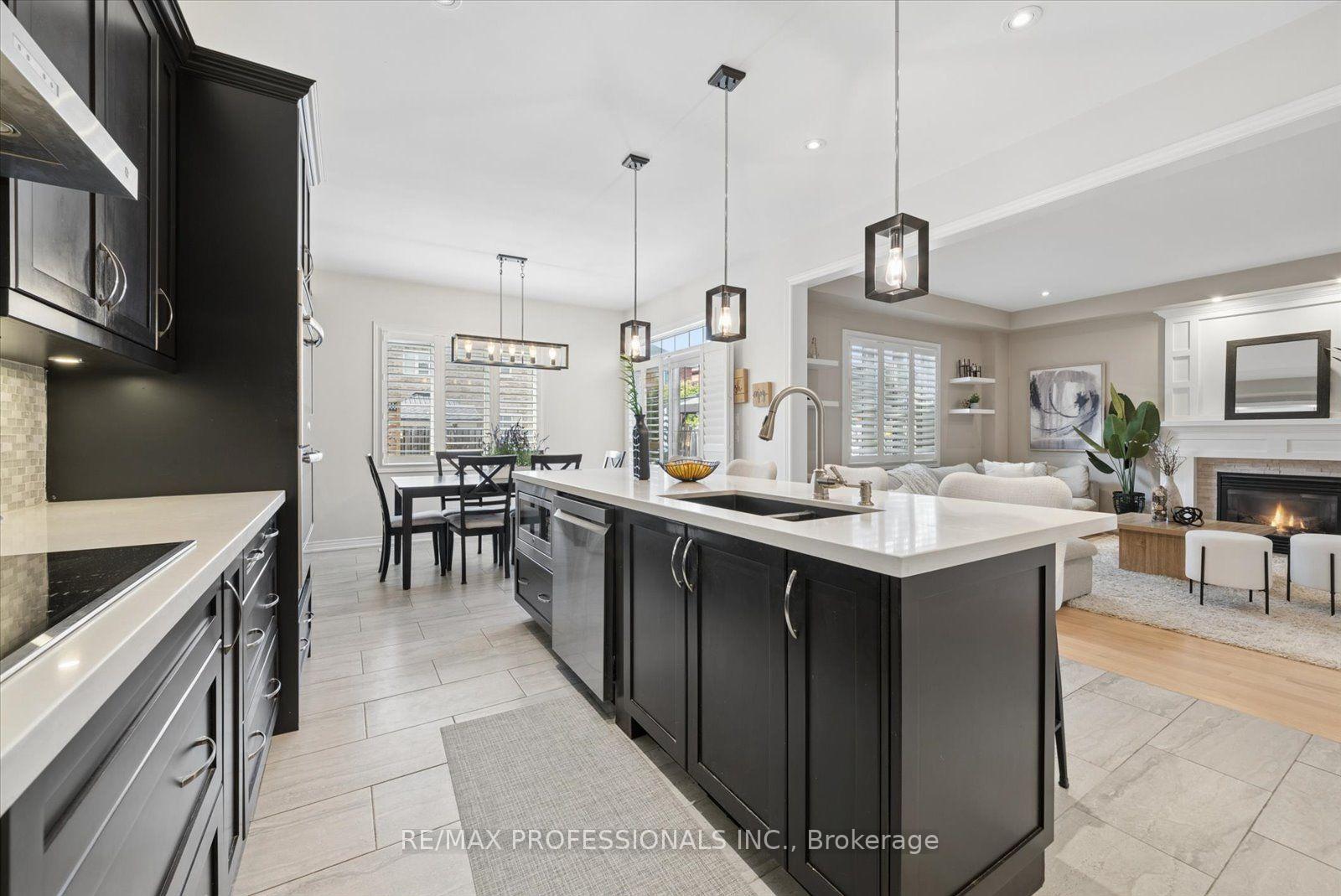 Photo 9 of 28 Roma Drive, Whitby, Williamsburg — HOMEH
