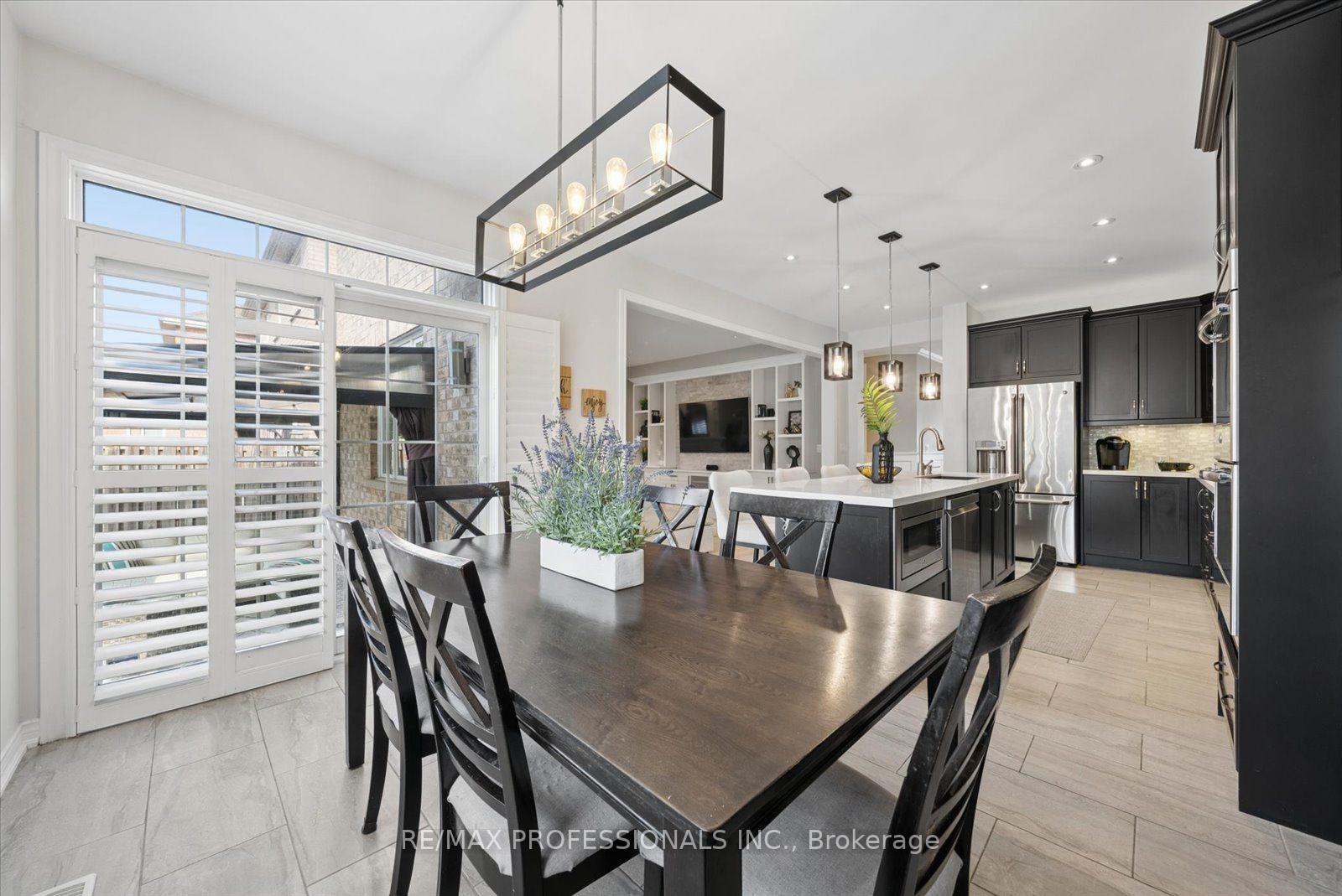 Photo 12 of 28 Roma Drive, Whitby, Williamsburg — HOMEH