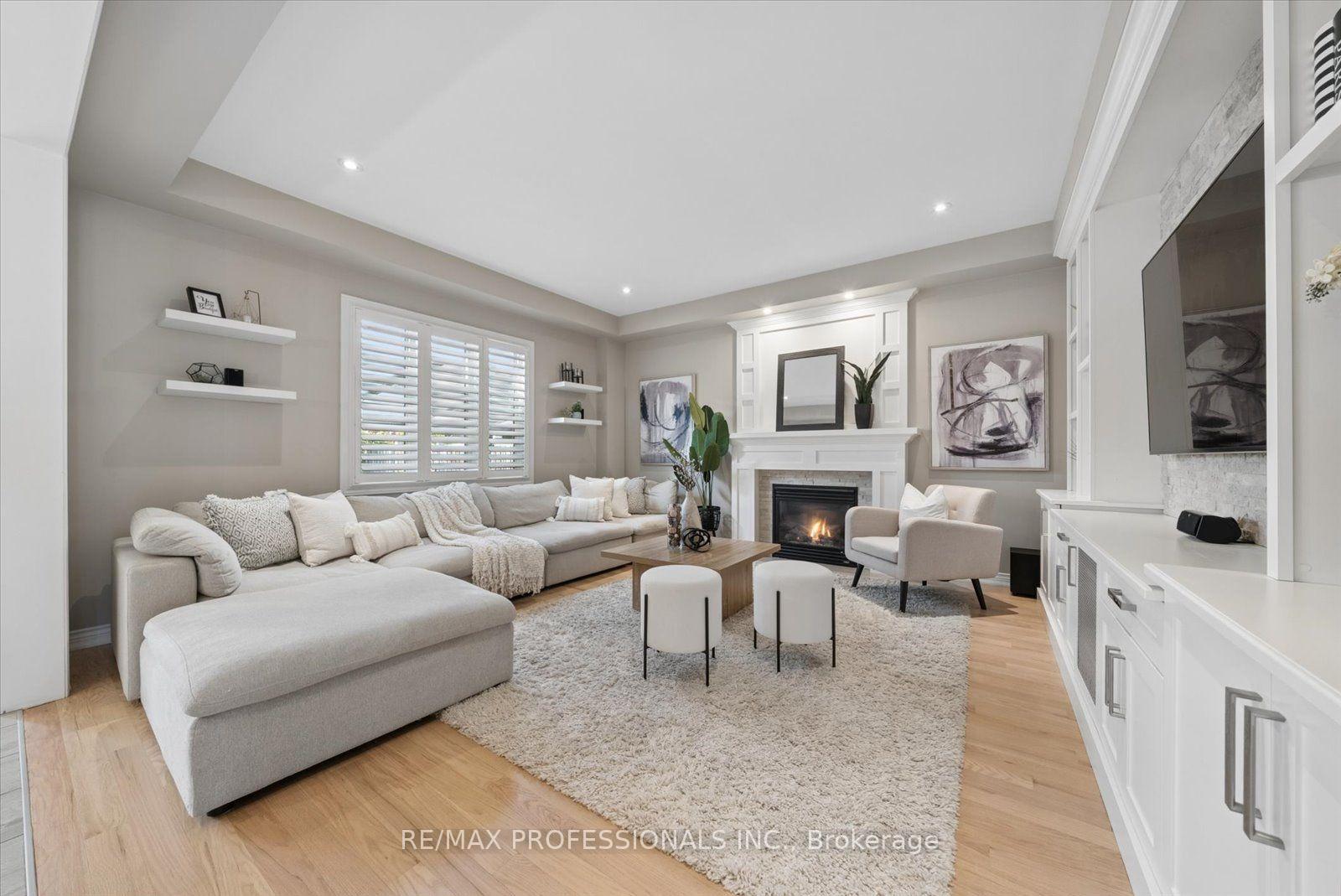 Photo 13 of 28 Roma Drive, Whitby, Williamsburg — HOMEH