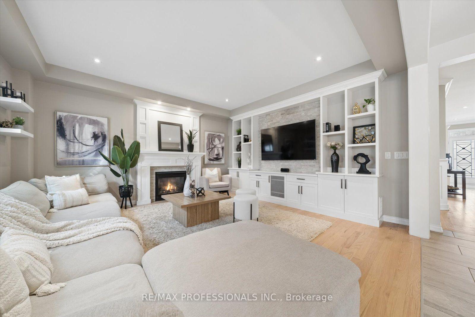 Photo 14 of 28 Roma Drive, Whitby, Williamsburg — HOMEH