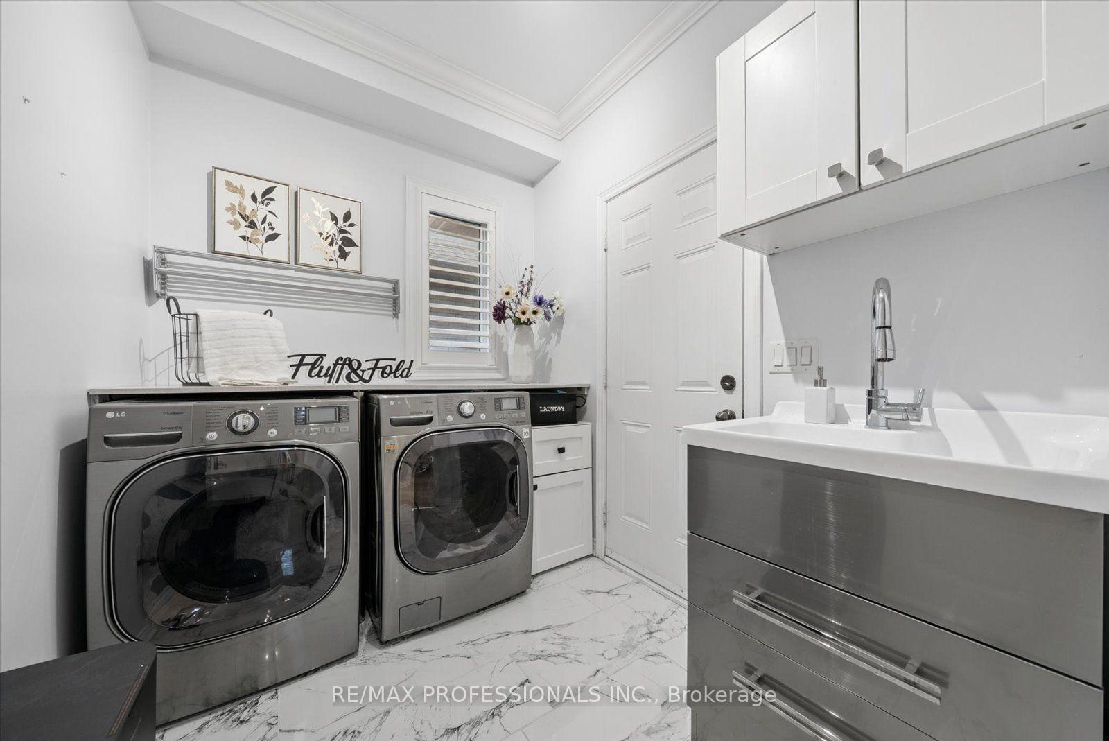 Photo 18 of 28 Roma Drive, Whitby, Williamsburg — HOMEH