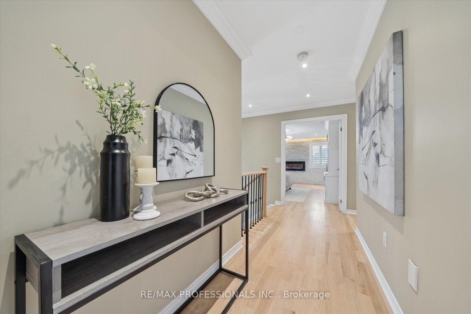 Photo 23 of 28 Roma Drive, Whitby, Williamsburg — HOMEH