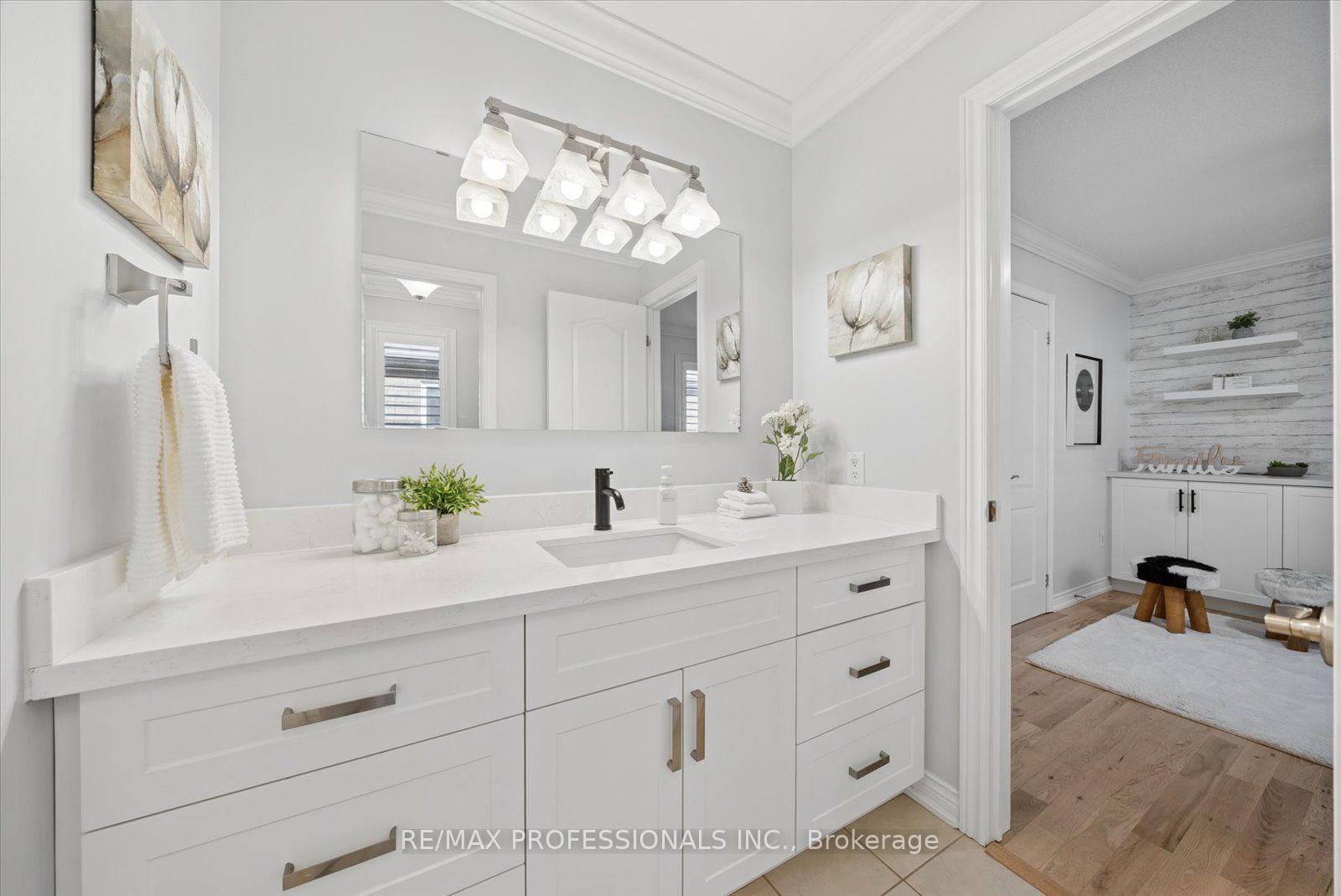 Photo 24 of 28 Roma Drive, Whitby, Williamsburg — HOMEH