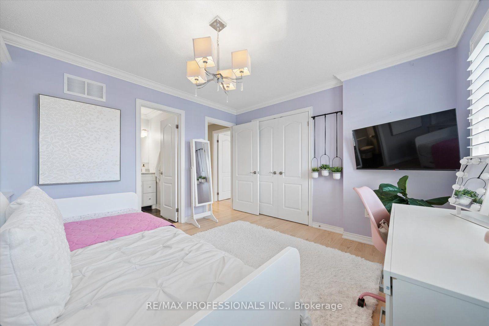 Photo 28 of 28 Roma Drive, Whitby, Williamsburg — HOMEH
