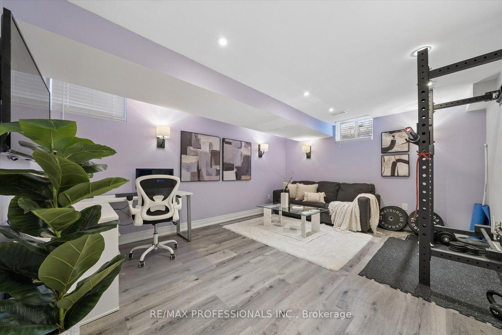 Photo 30 of 28 Roma Drive, Whitby, Williamsburg — HOMEH