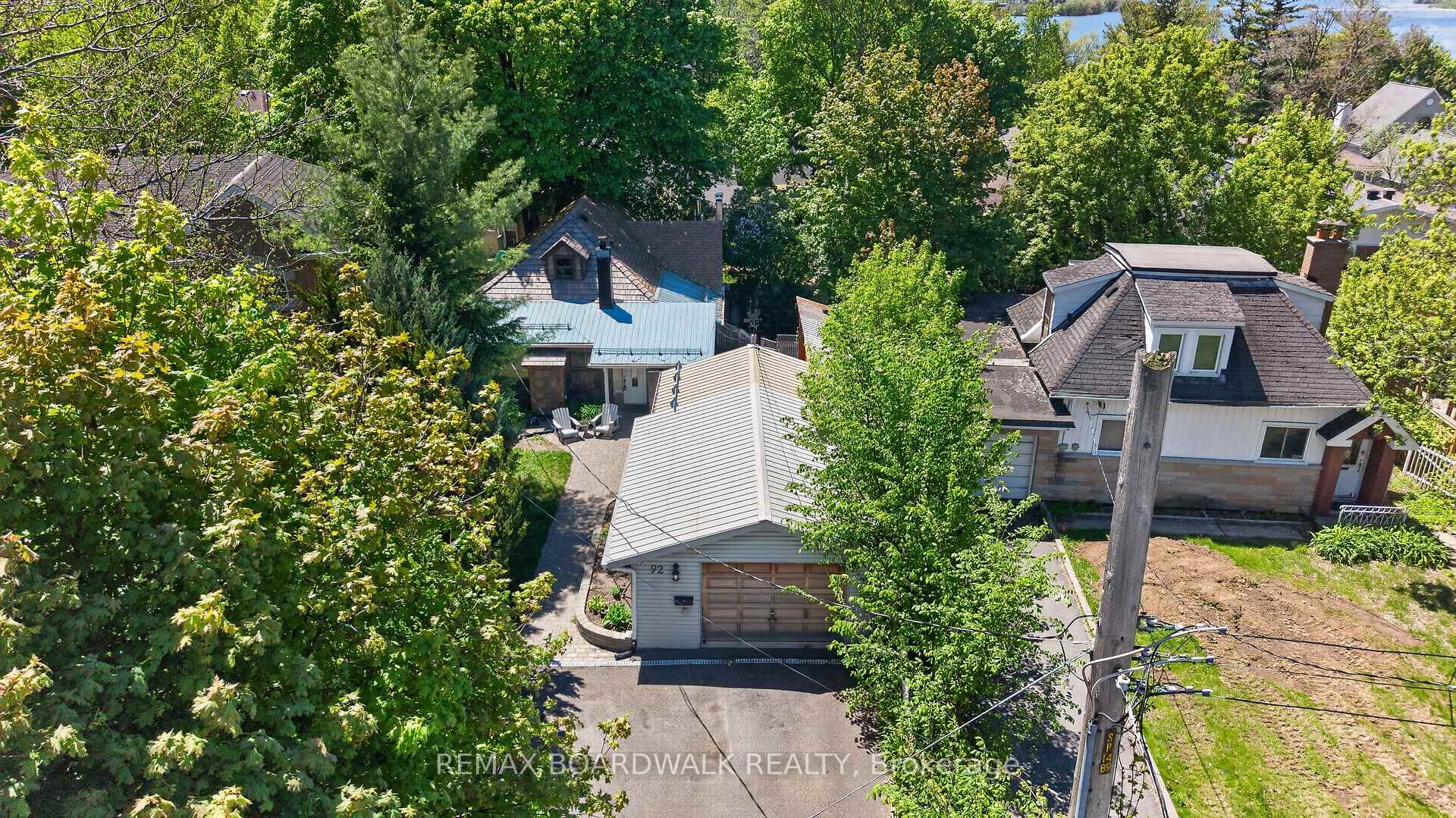 Photo 3 of 92 Orvigale Road, Ottawa, Woodroffe — HOMEH