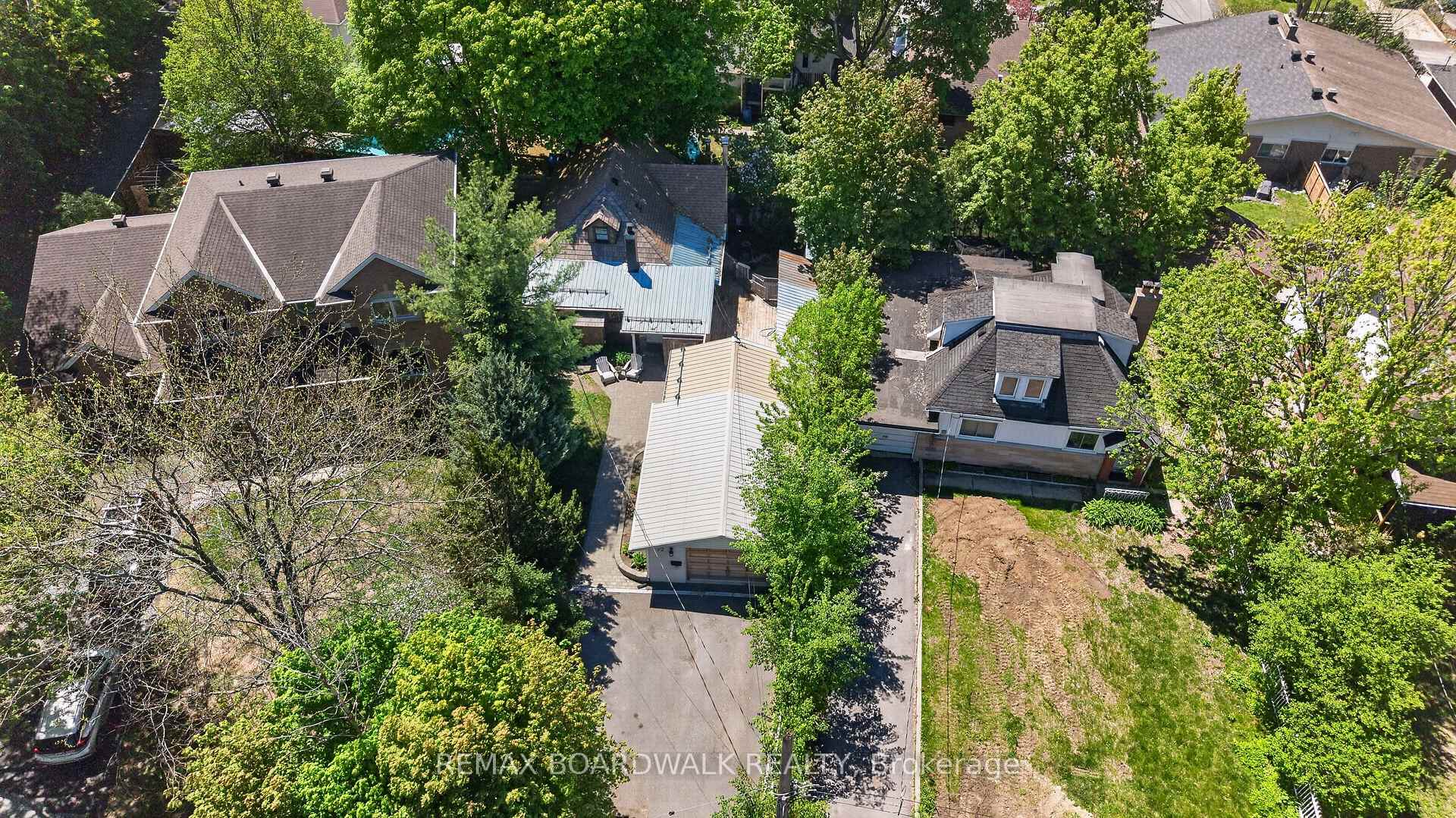 Photo 4 of 92 Orvigale Road, Ottawa, Woodroffe — HOMEH
