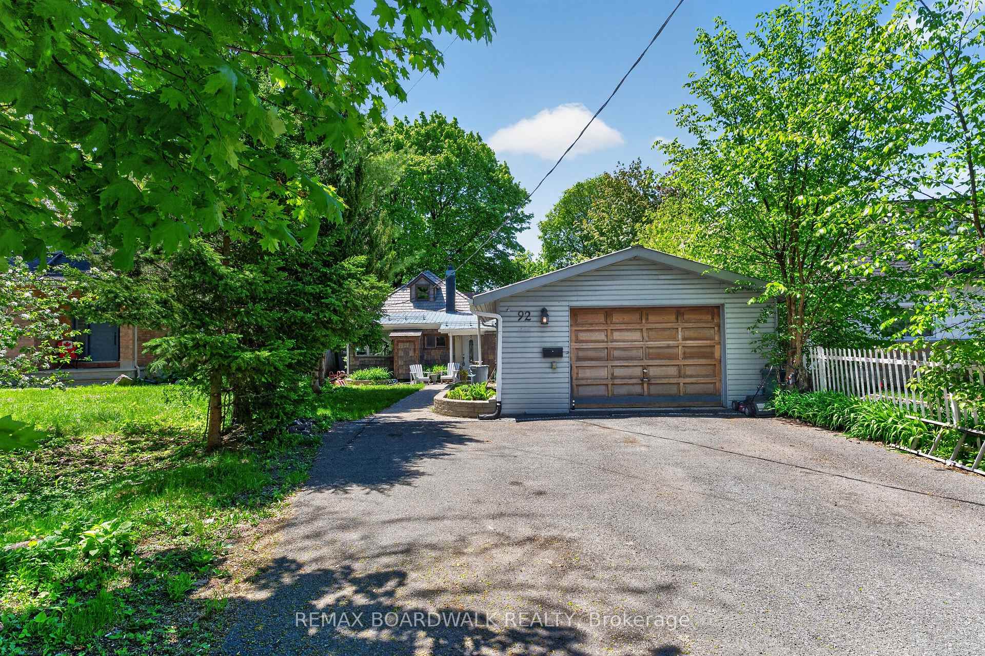 Photo 12 of 92 Orvigale Road, Ottawa, Woodroffe — HOMEH