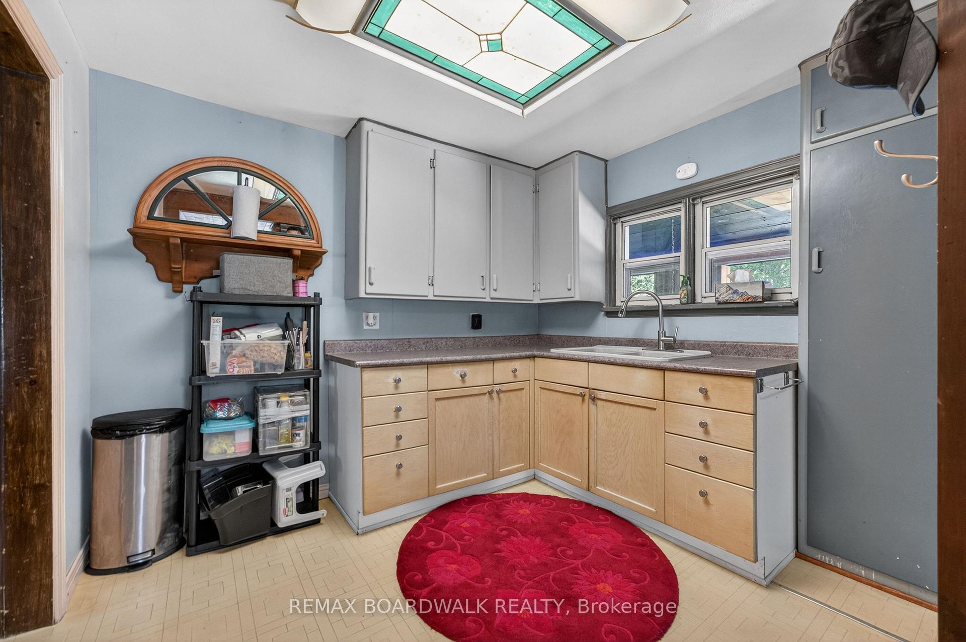 Photo 19 of 92 Orvigale Road, Ottawa, Woodroffe — HOMEH
