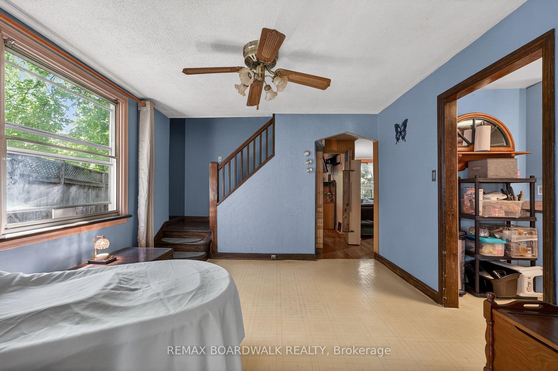 Photo 22 of 92 Orvigale Road, Ottawa, Woodroffe — HOMEH