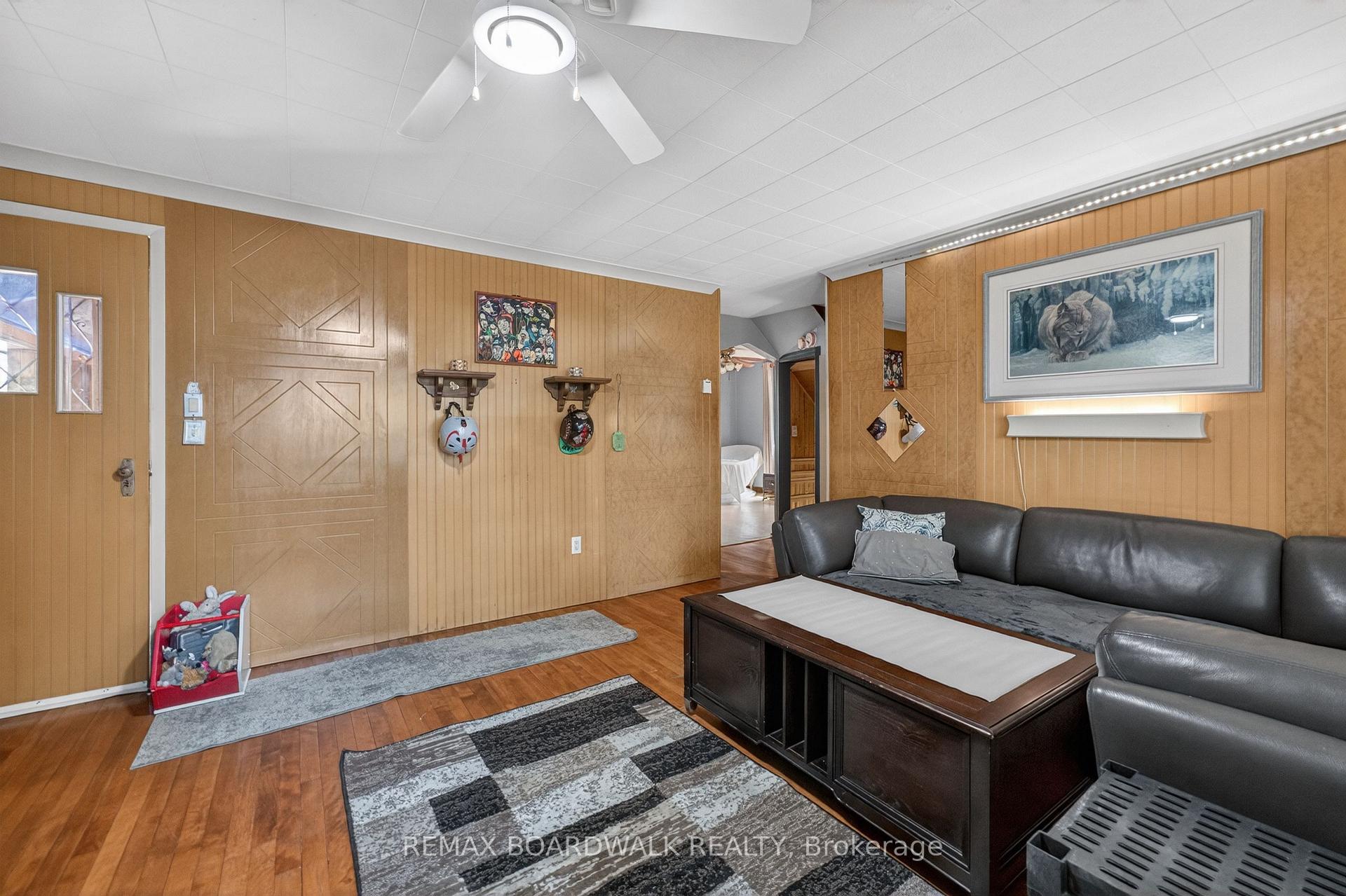 Photo 25 of 92 Orvigale Road, Ottawa, Woodroffe — HOMEH