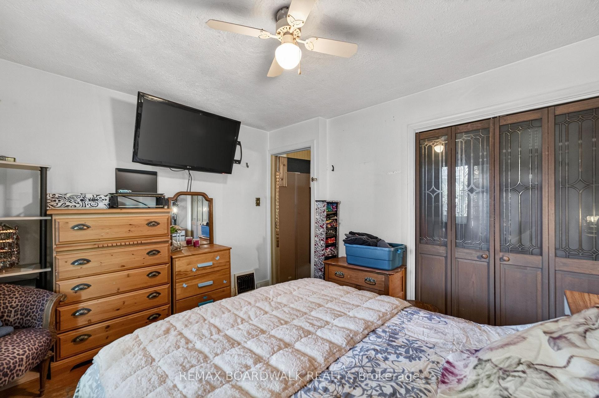 Photo 28 of 92 Orvigale Road, Ottawa, Woodroffe — HOMEH