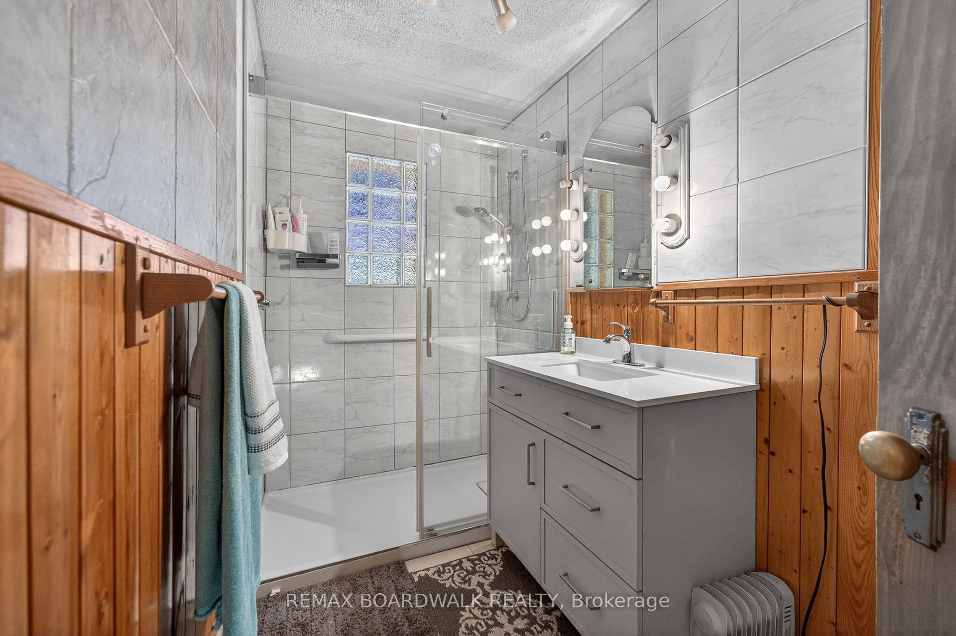 Photo 29 of 92 Orvigale Road, Ottawa, Woodroffe — HOMEH