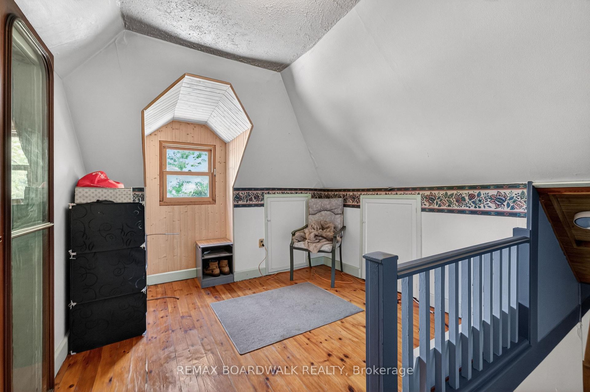 Photo 31 of 92 Orvigale Road, Ottawa, Woodroffe — HOMEH