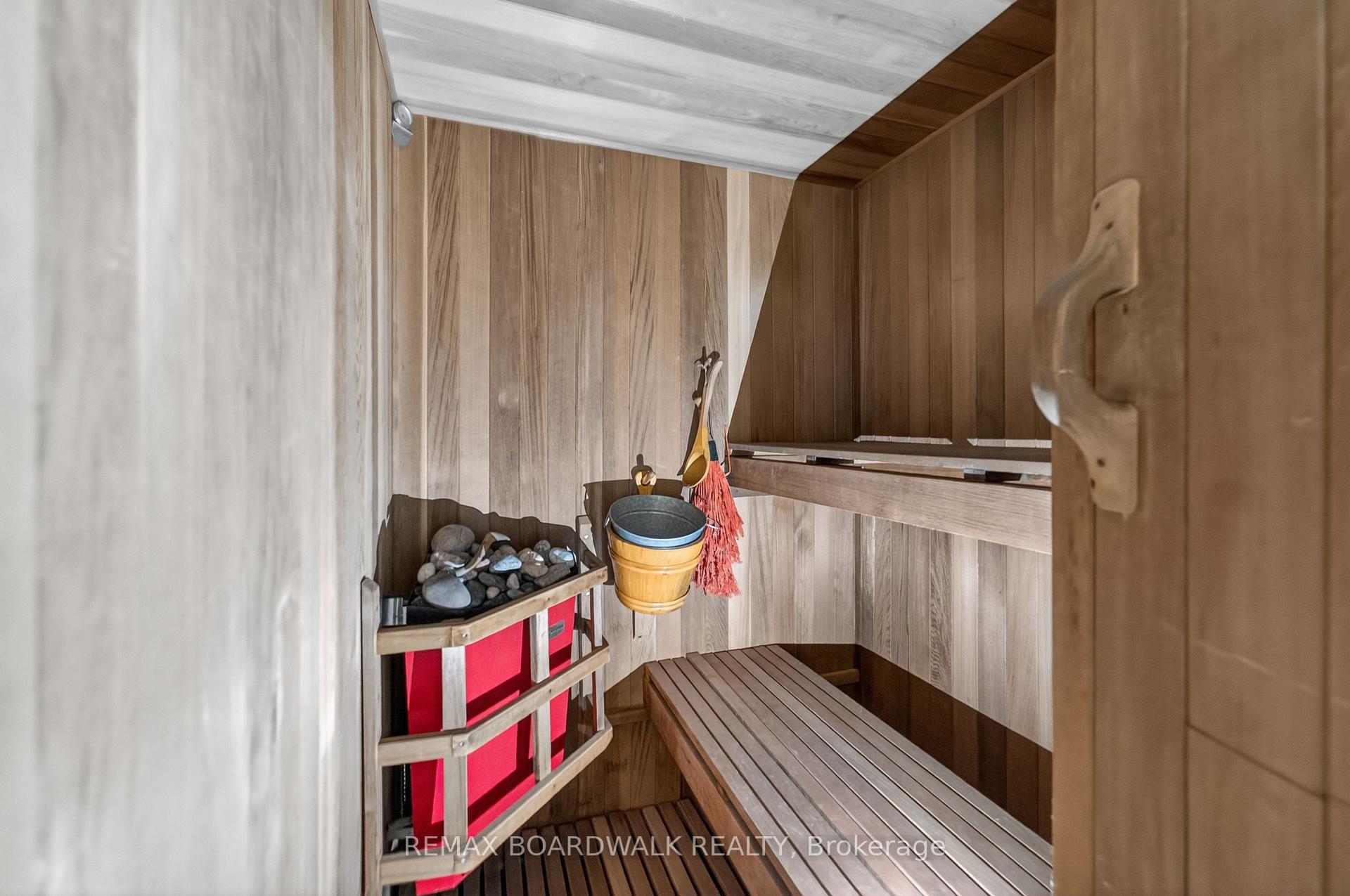 Photo 39 of 92 Orvigale Road, Ottawa, Woodroffe — HOMEH