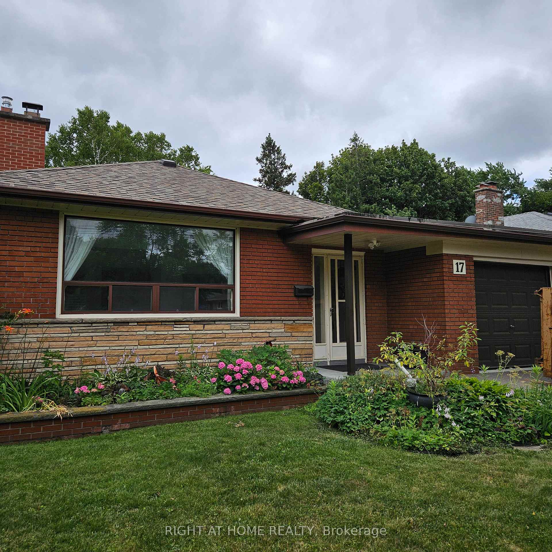 Photo 1 of 17 Painted Post Drive, Scarborough, Woburn — HOMEH