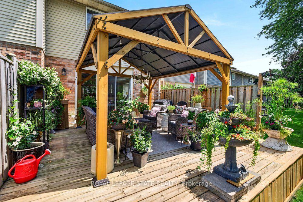 Photo 8 of Unit 6, 44 Frances Avenue, Hamilton, Lakeshore — HOMEH