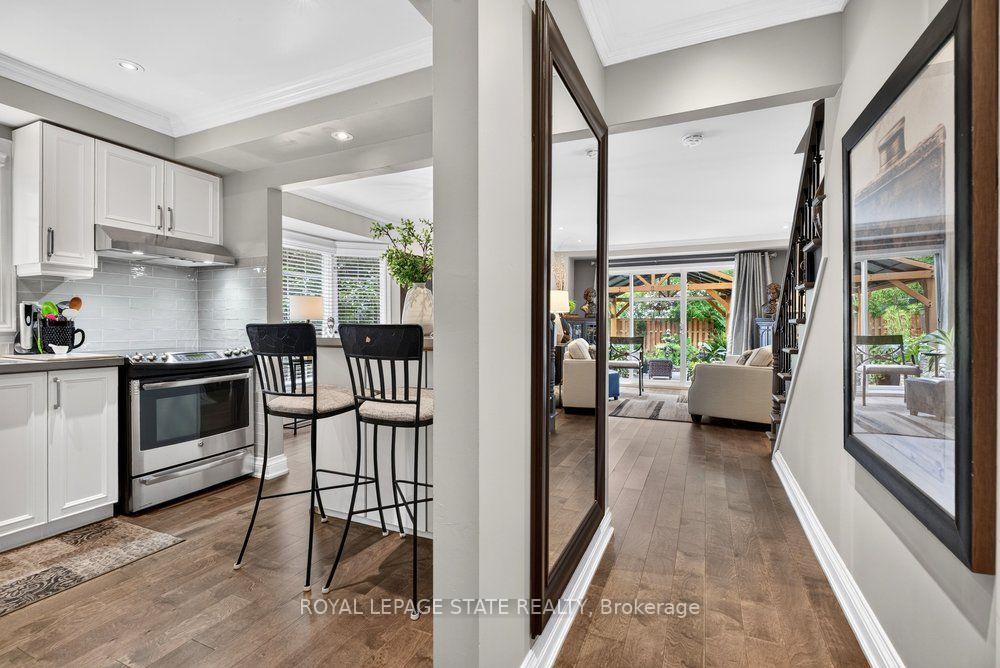 Photo 15 of Unit 6, 44 Frances Avenue, Hamilton, Lakeshore — HOMEH