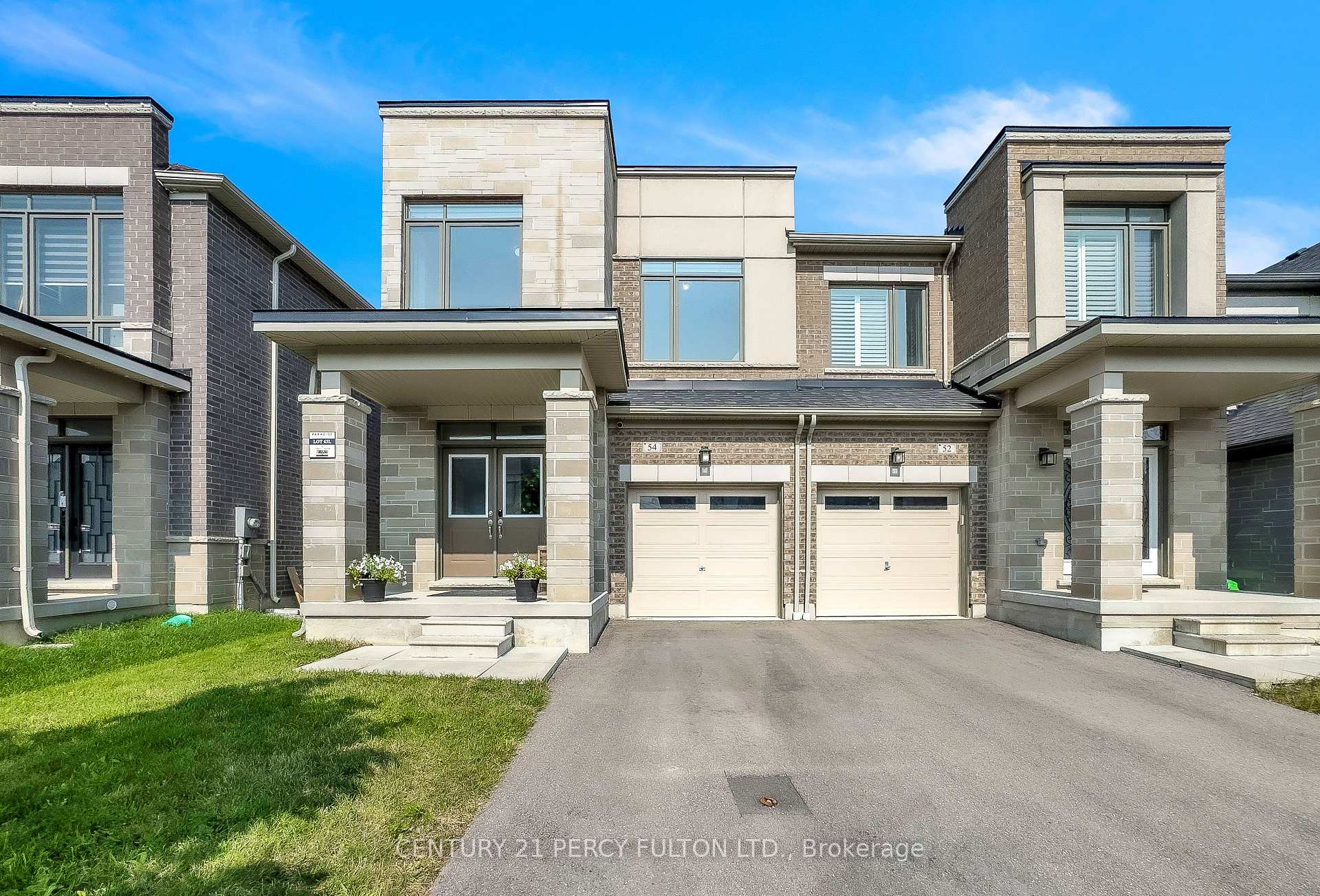 Photo 2 of 54 Conarty Crescent, Whitby, Rural Whitby — HOMEH