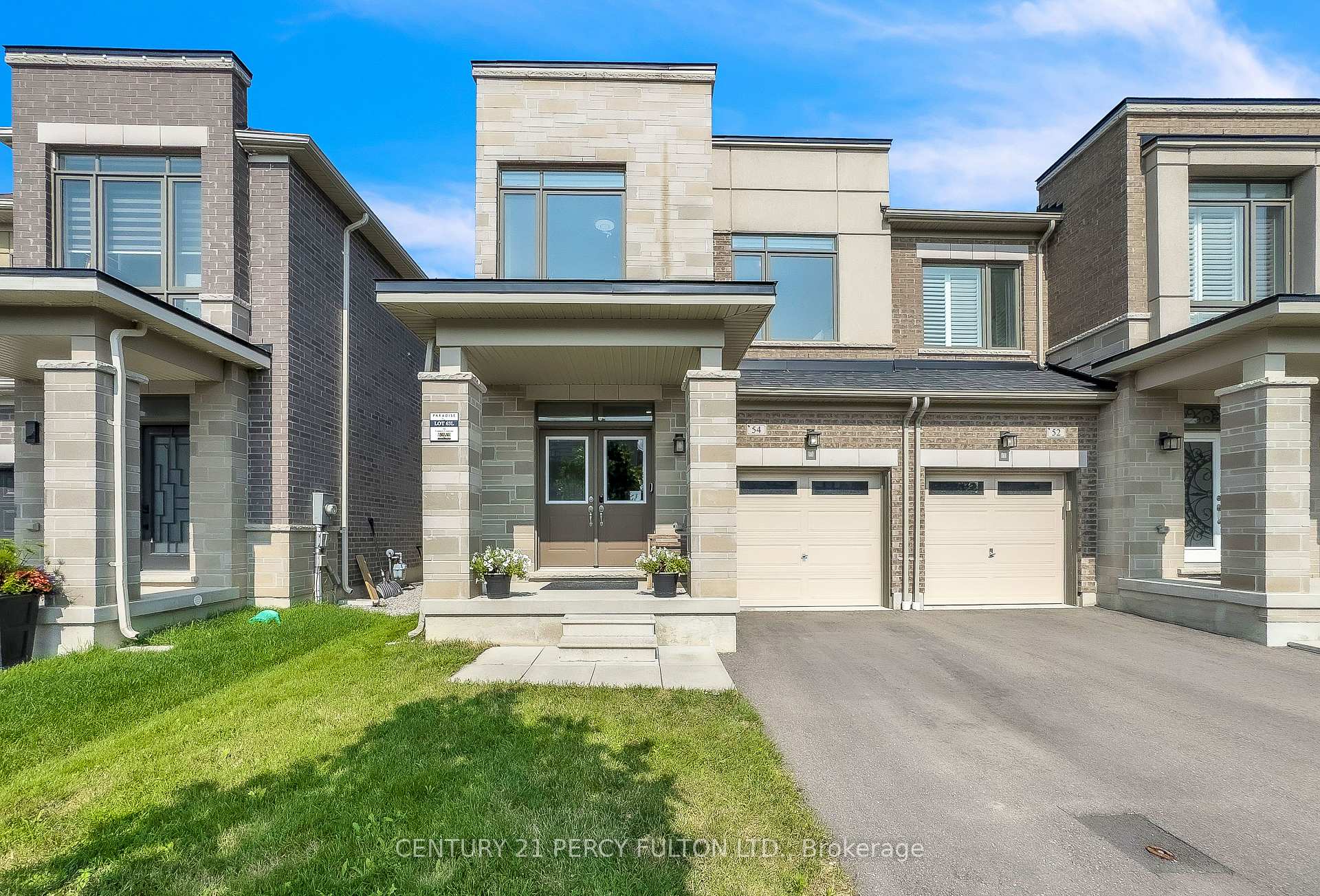 Photo 3 of 54 Conarty Crescent, Whitby, Rural Whitby — HOMEH