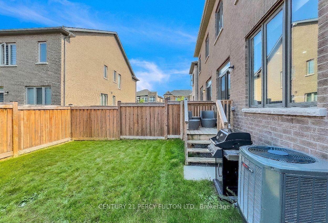 Photo 41 of 54 Conarty Crescent, Whitby, Rural Whitby — HOMEH